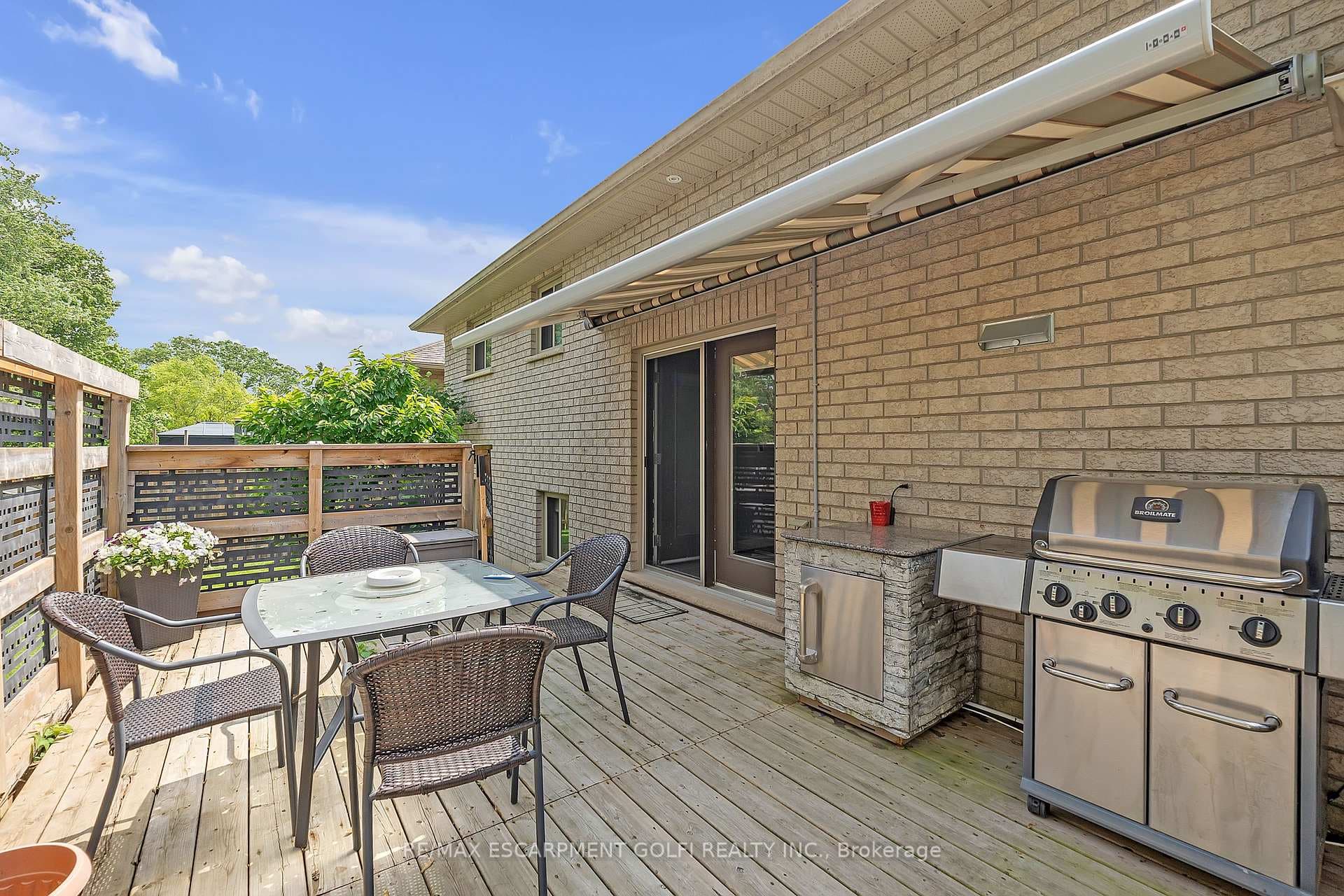 39 Irving Drive photo 33