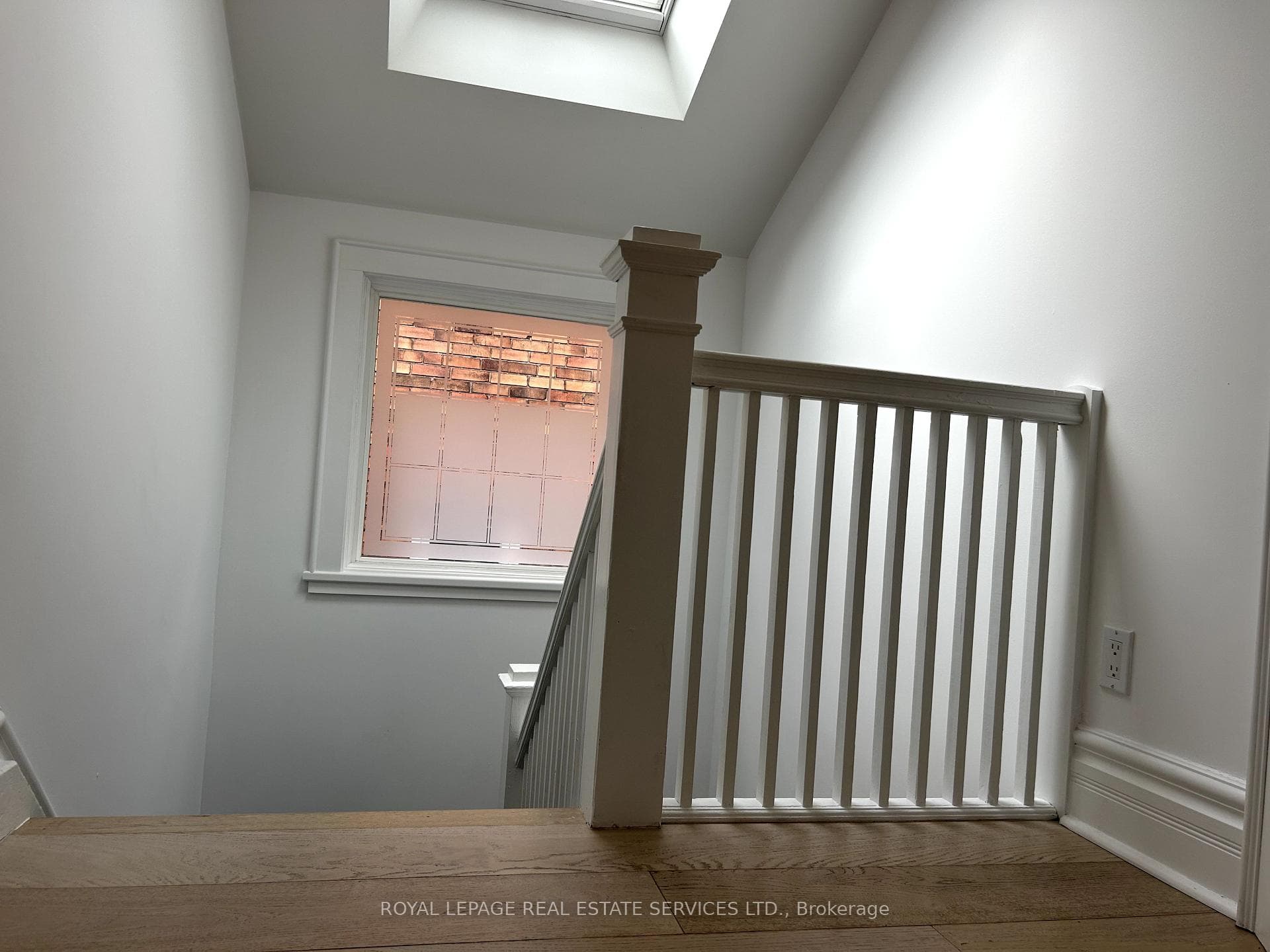 90 Oakwood Avenue photo 27