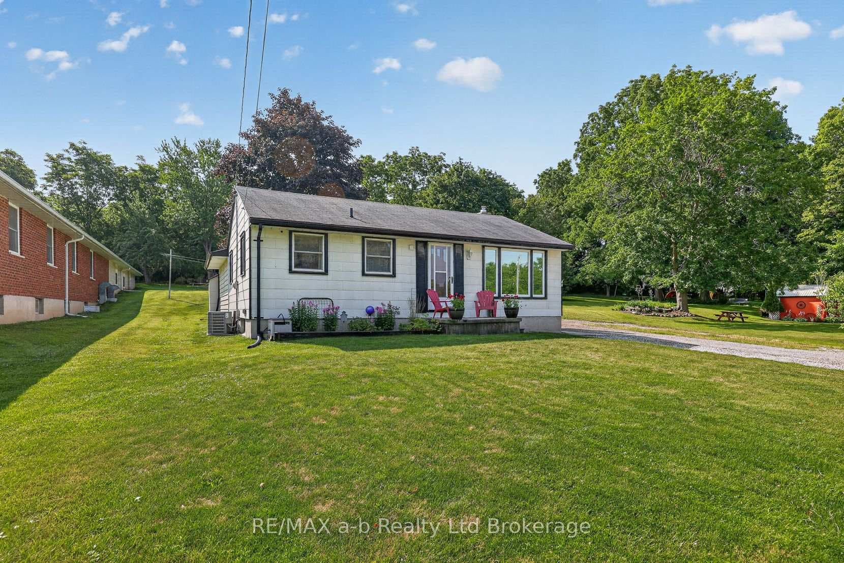 584112 BEACHVILLE Road photo 6
