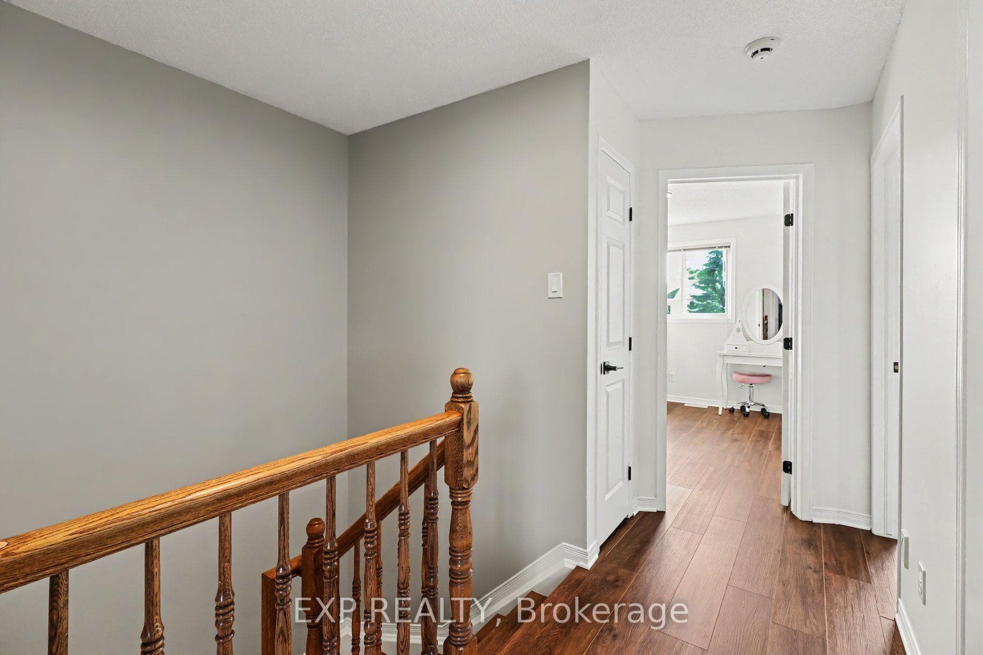 203 Duntroon Circle photo 20