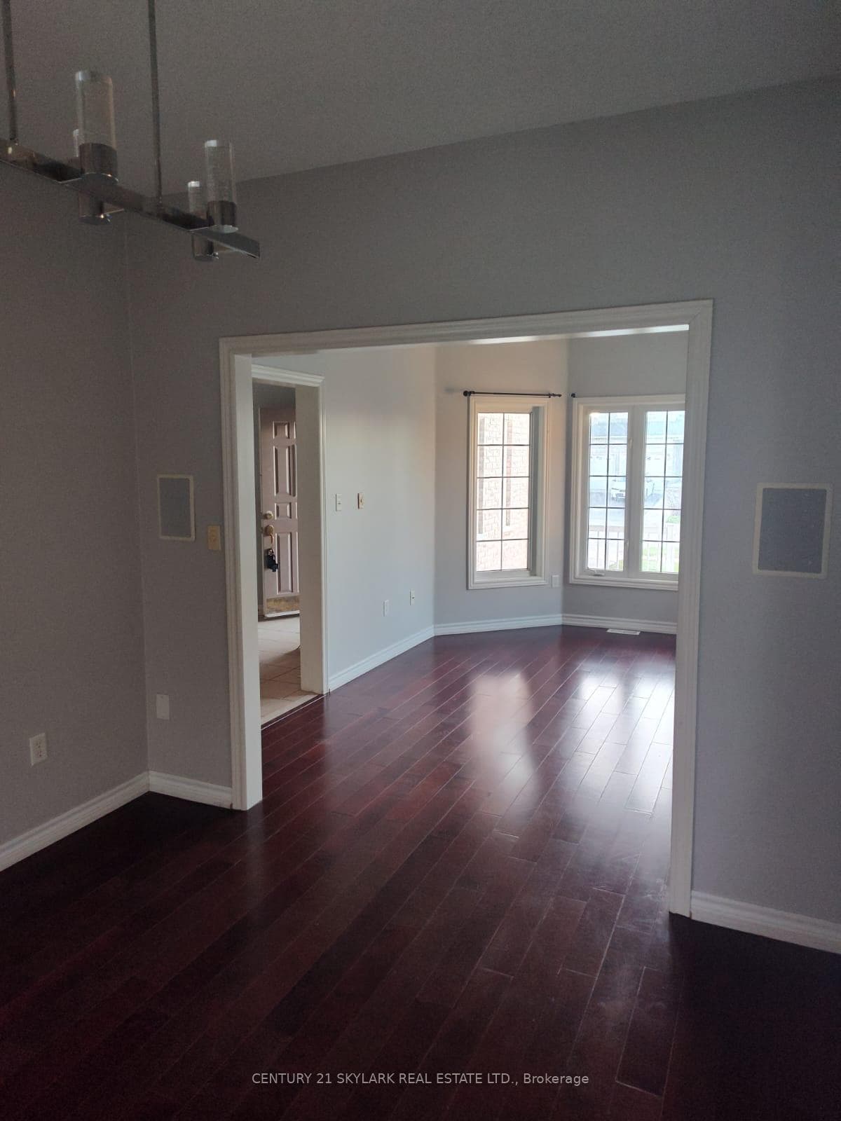 15 Surrey Drive photo 3