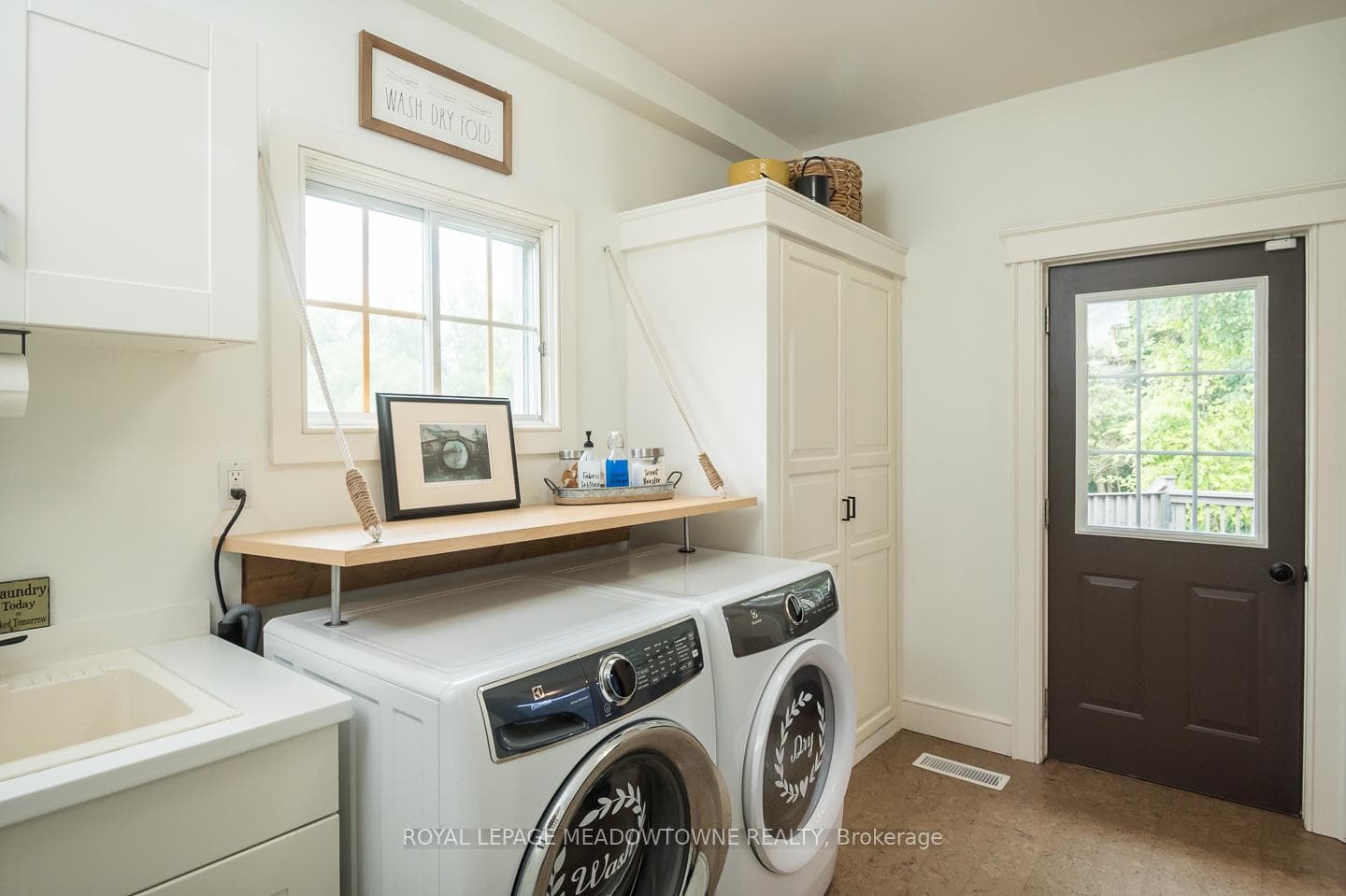 10761 Guelph Line photo 23