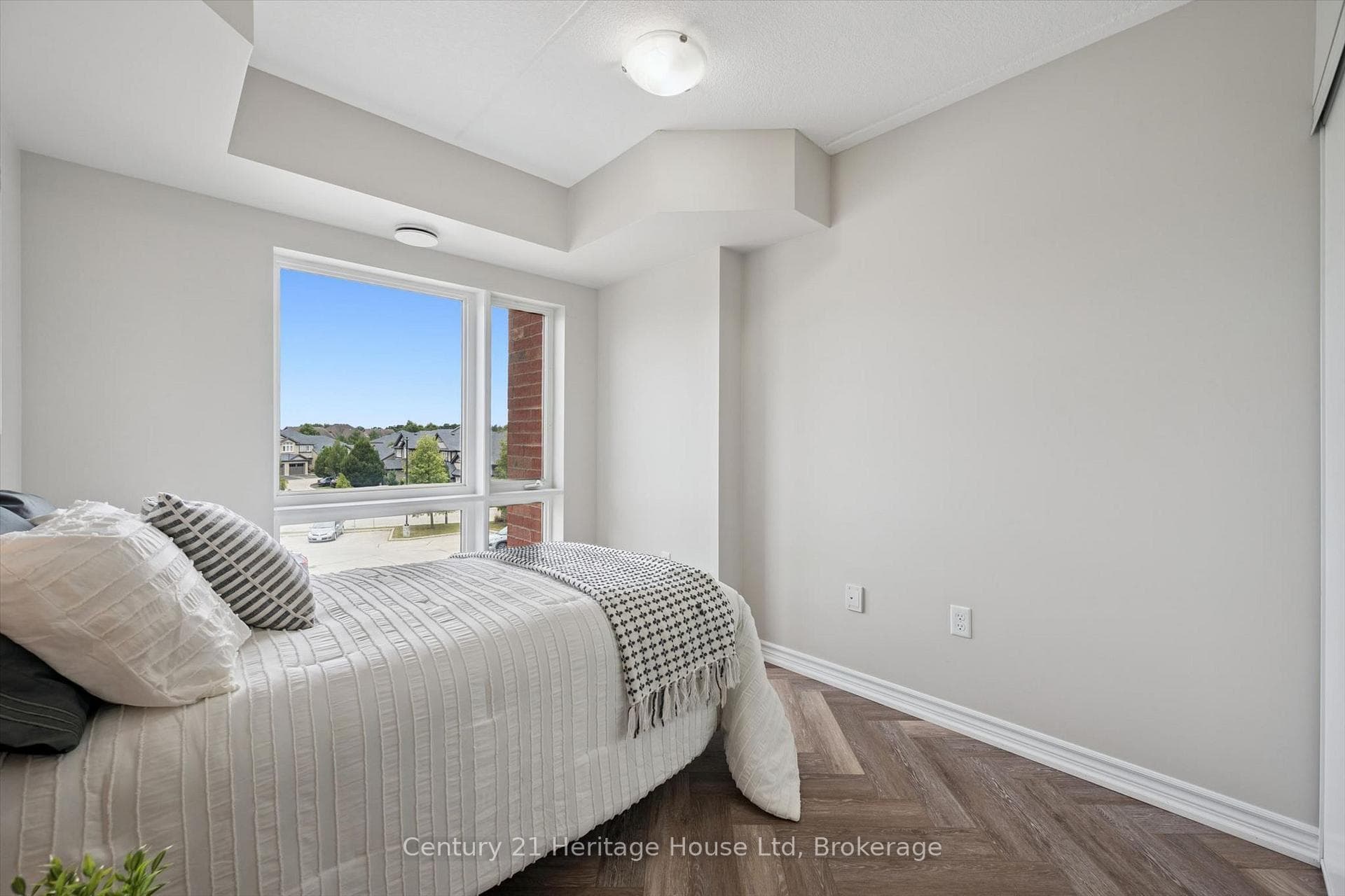 60 Lynnmore Street photo 12