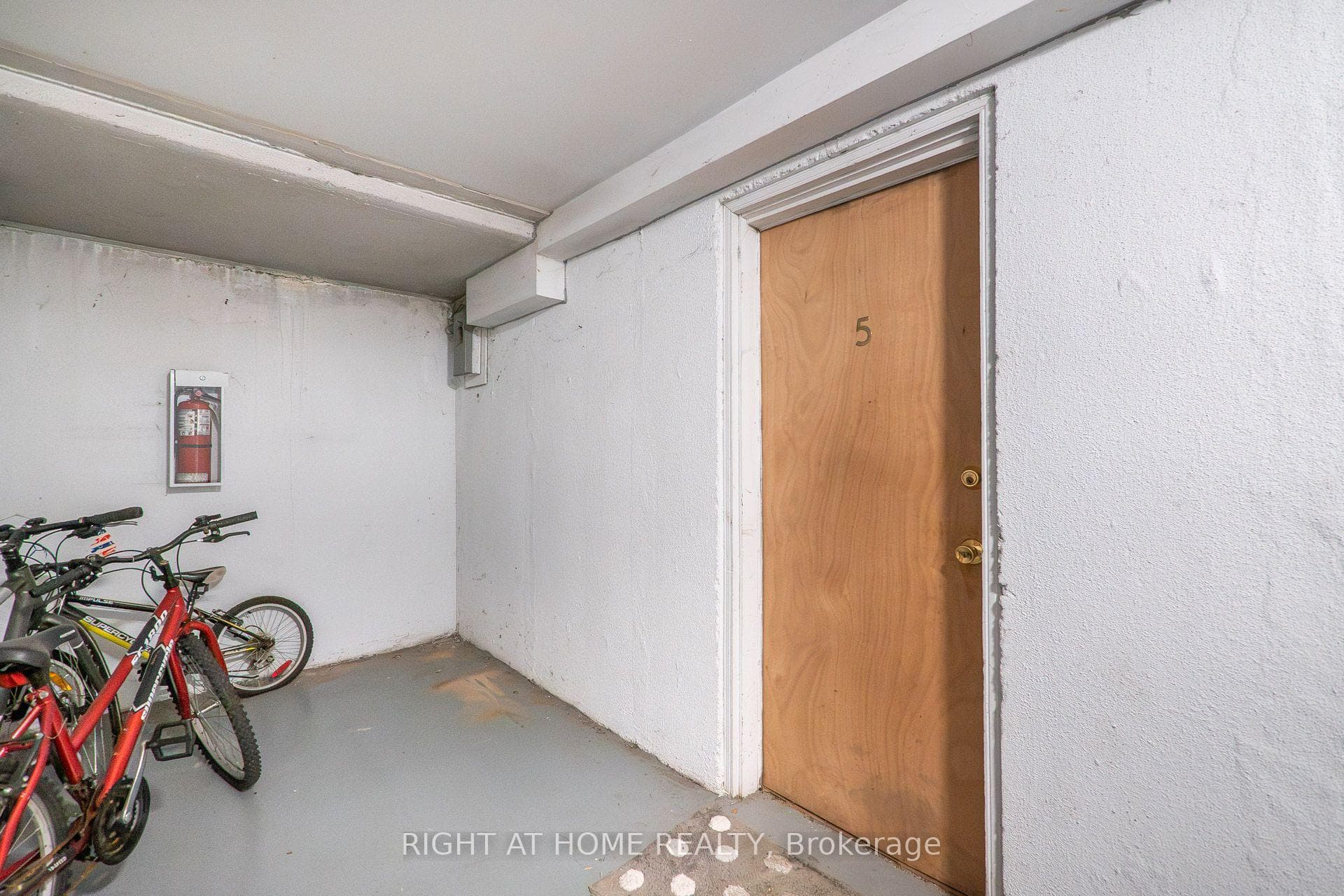 2605 Woodchester Drive Unit 5 photo 28
