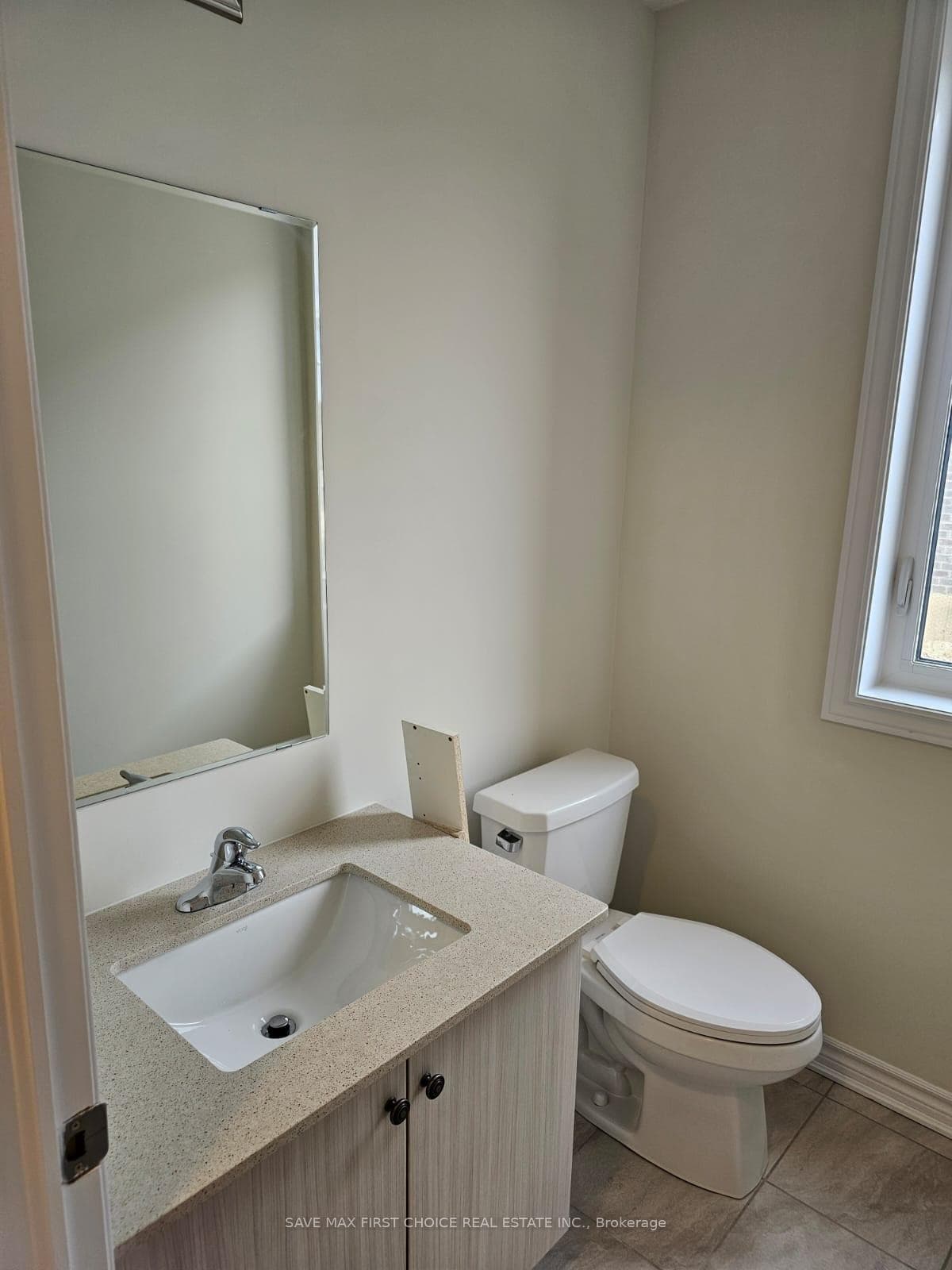37 Waterfront Crescent photo 9