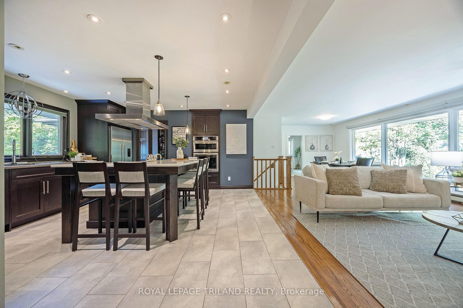 71 Kingsford Crescent photo 5