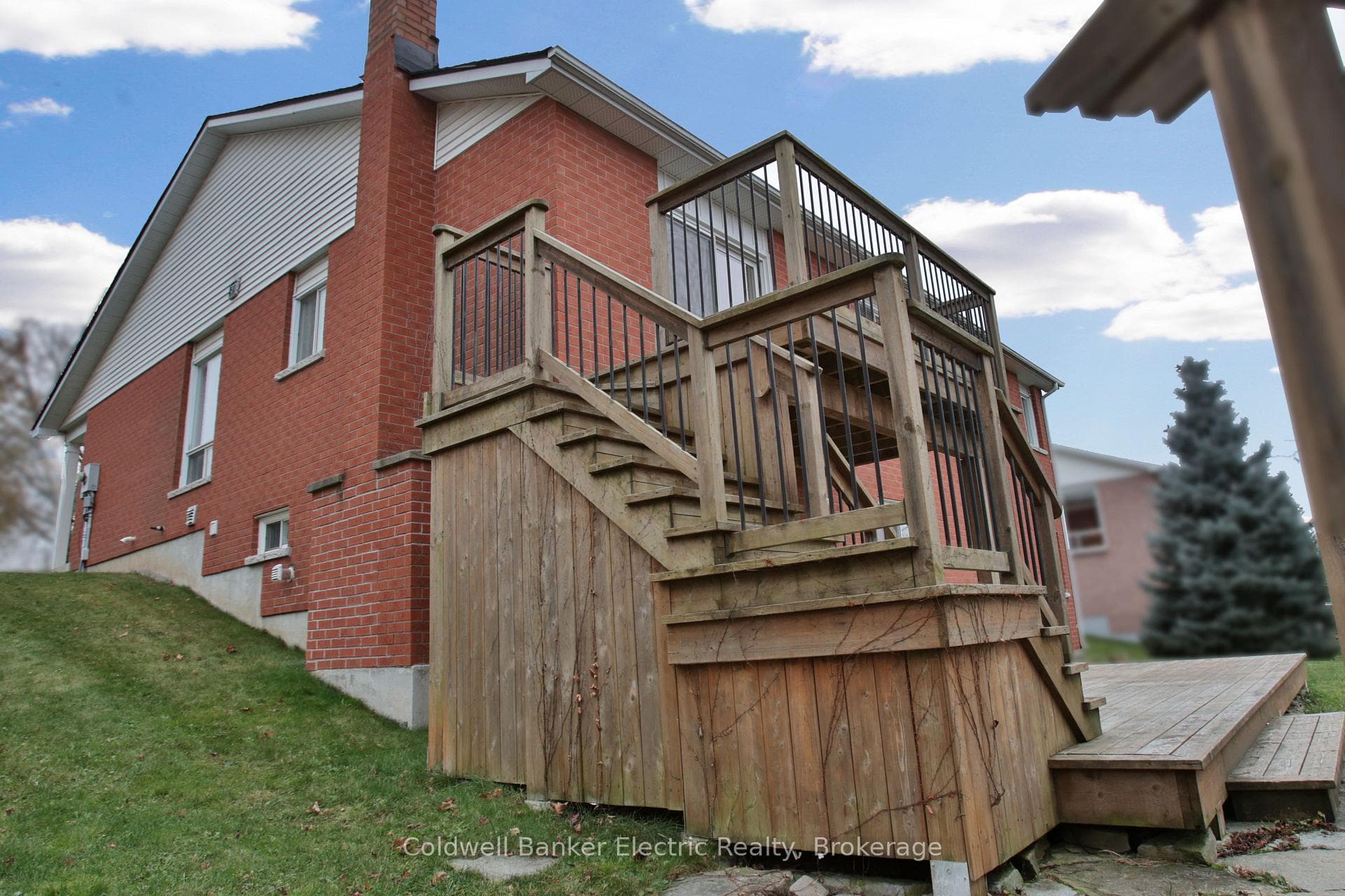 1830 Stratton Avenue photo 35