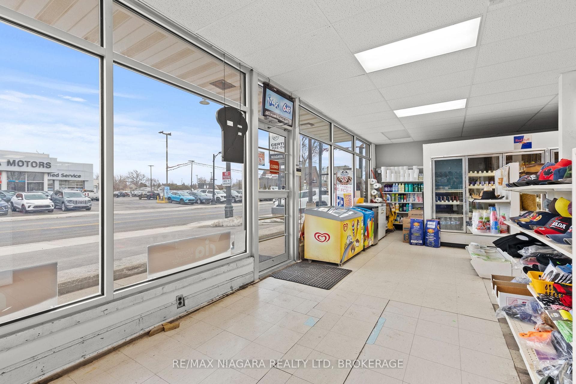 1530 NIAGARA STONE Road photo 6
