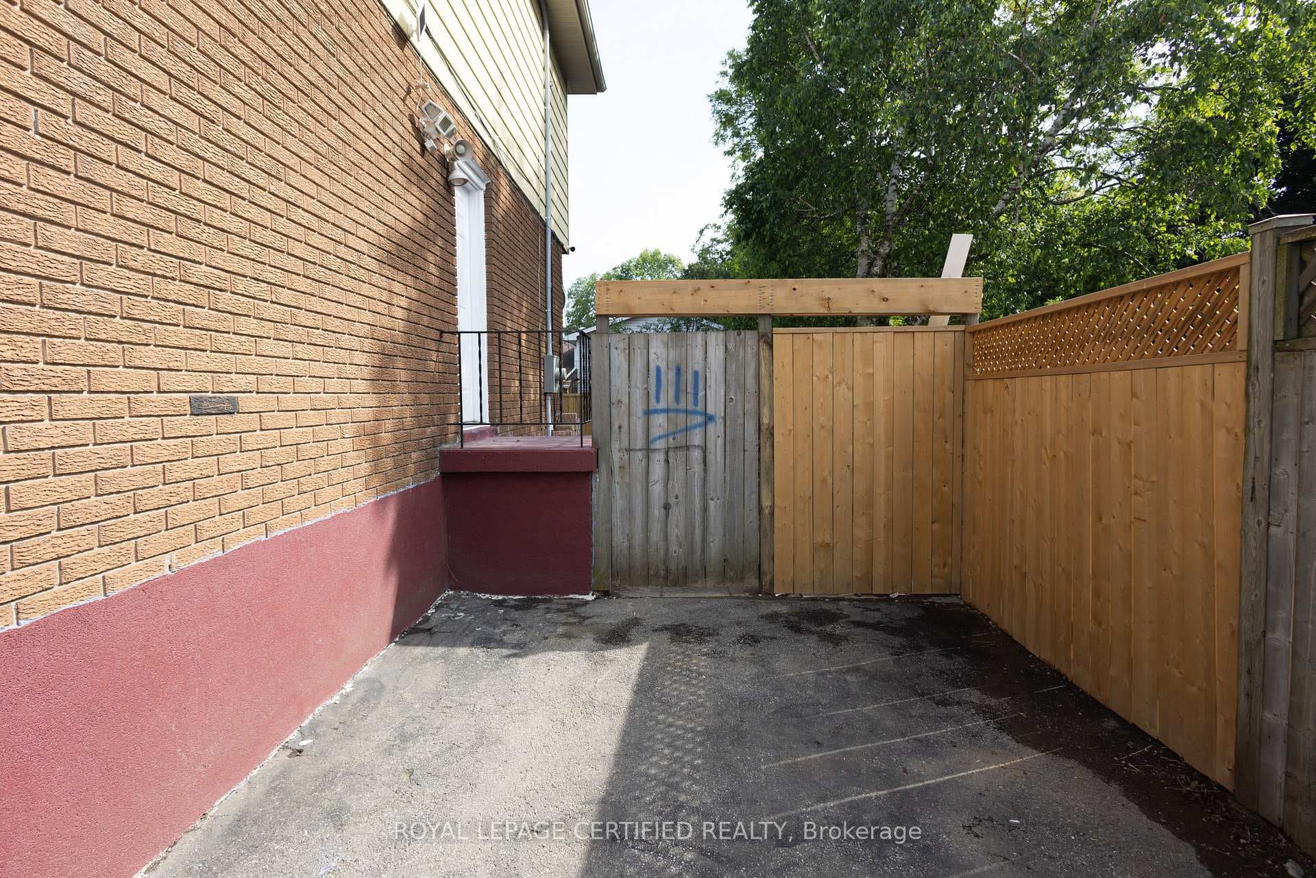 111 Limeridge Road photo 43