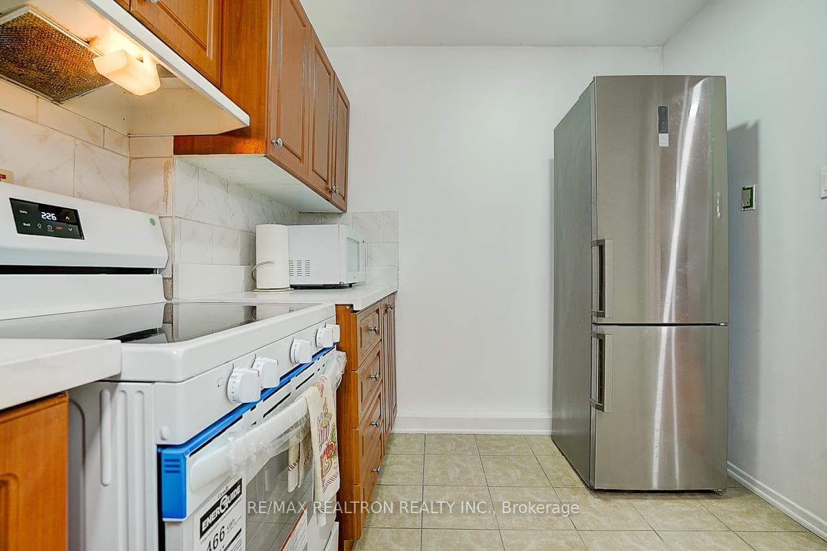 100 Mornelle Court Unit 1083 photo 22