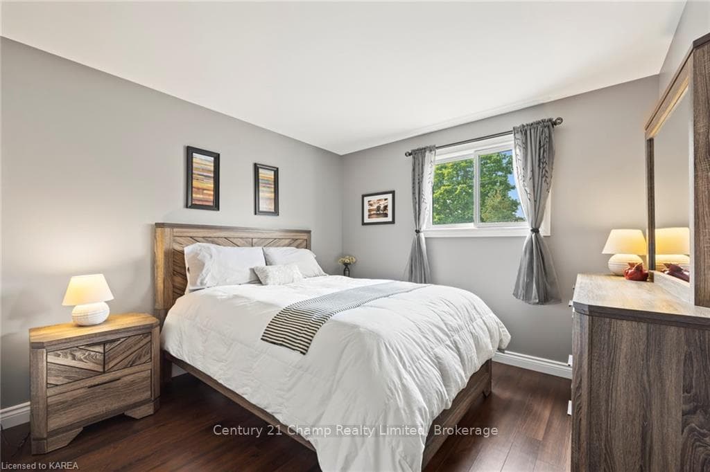 1314 WAVERLEY Crescent photo 26
