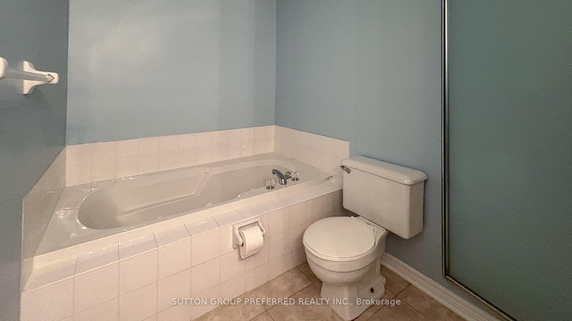 499 Teeple Terrace Unit 10 photo 25