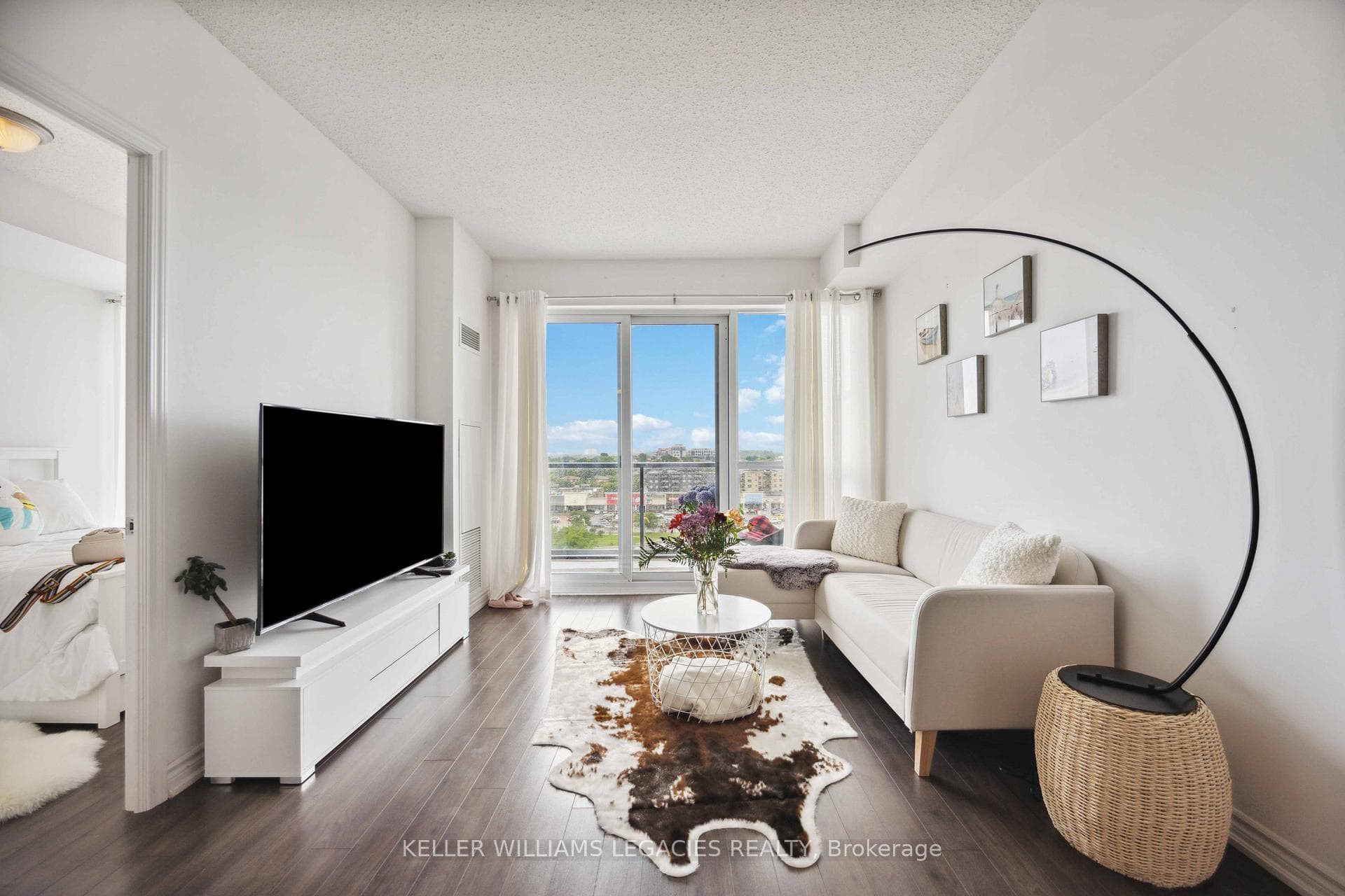 15 James Finlay Way Unit 1006 photo 13