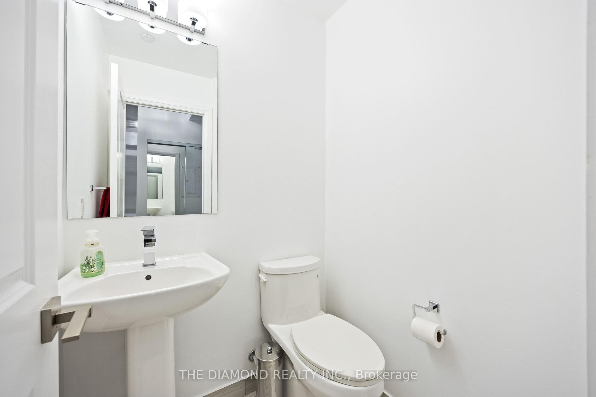 591 Sheppard Avenue Unit 312 photo 25