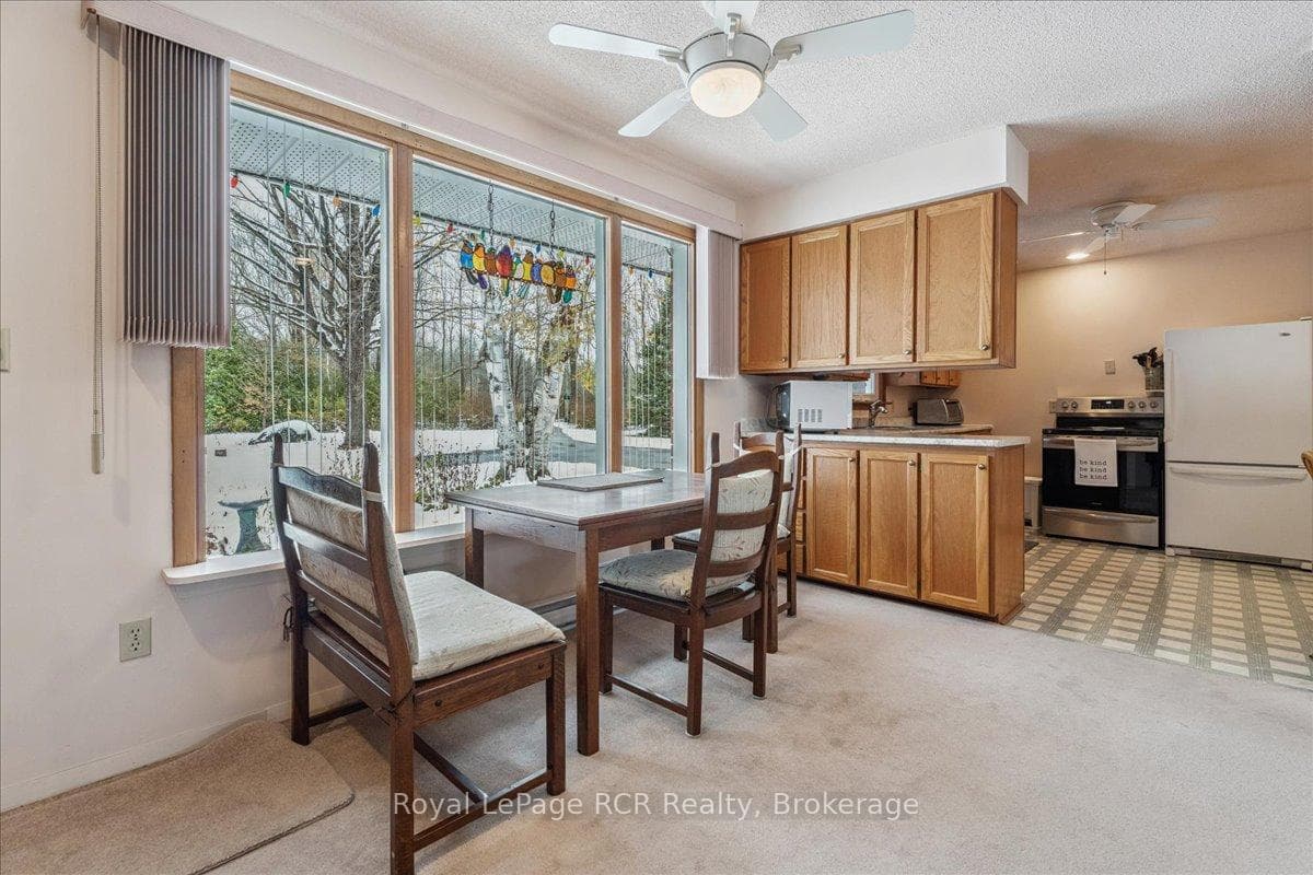 202 Gore Crescent photo 8