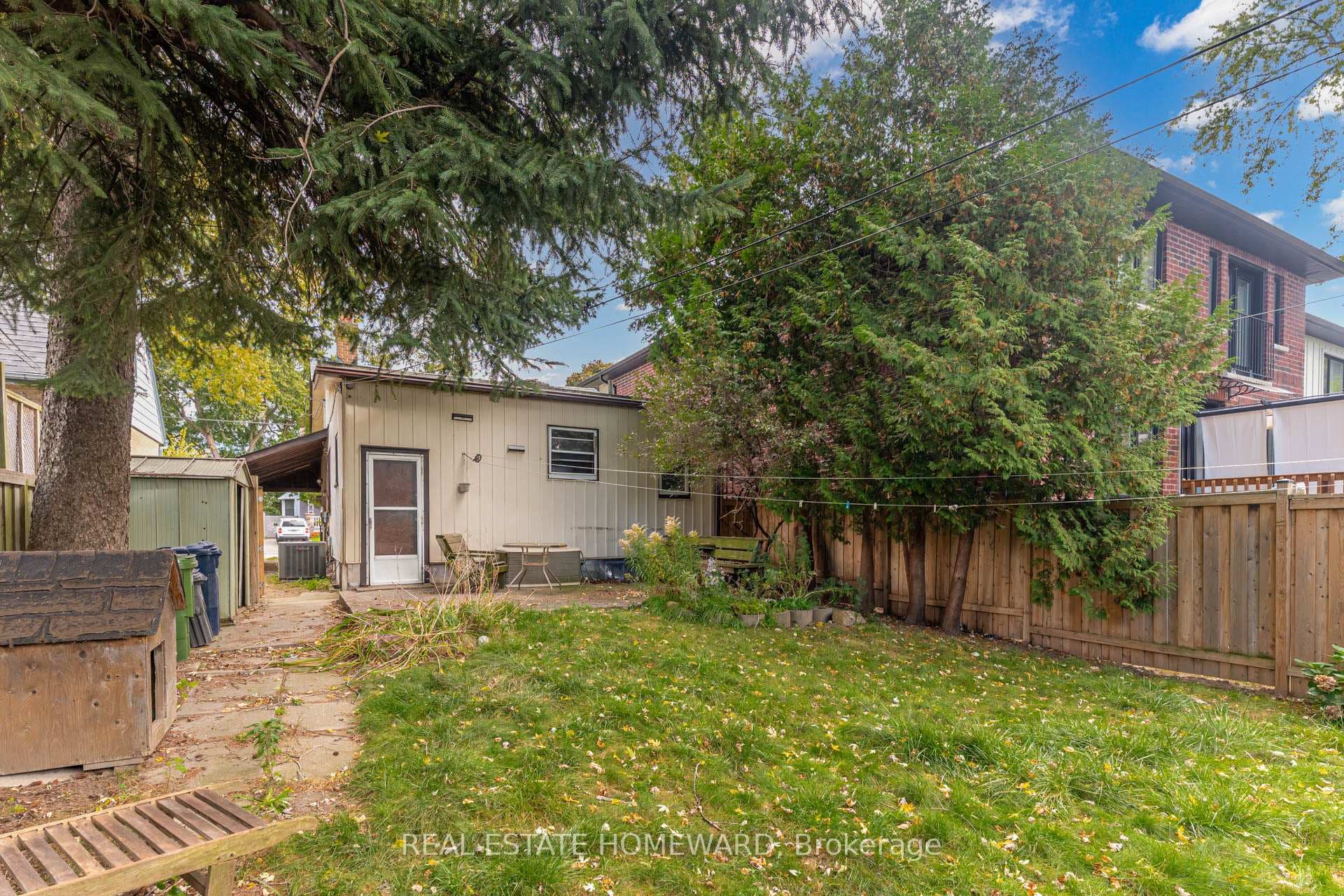 146 Gradwell Drive photo 32