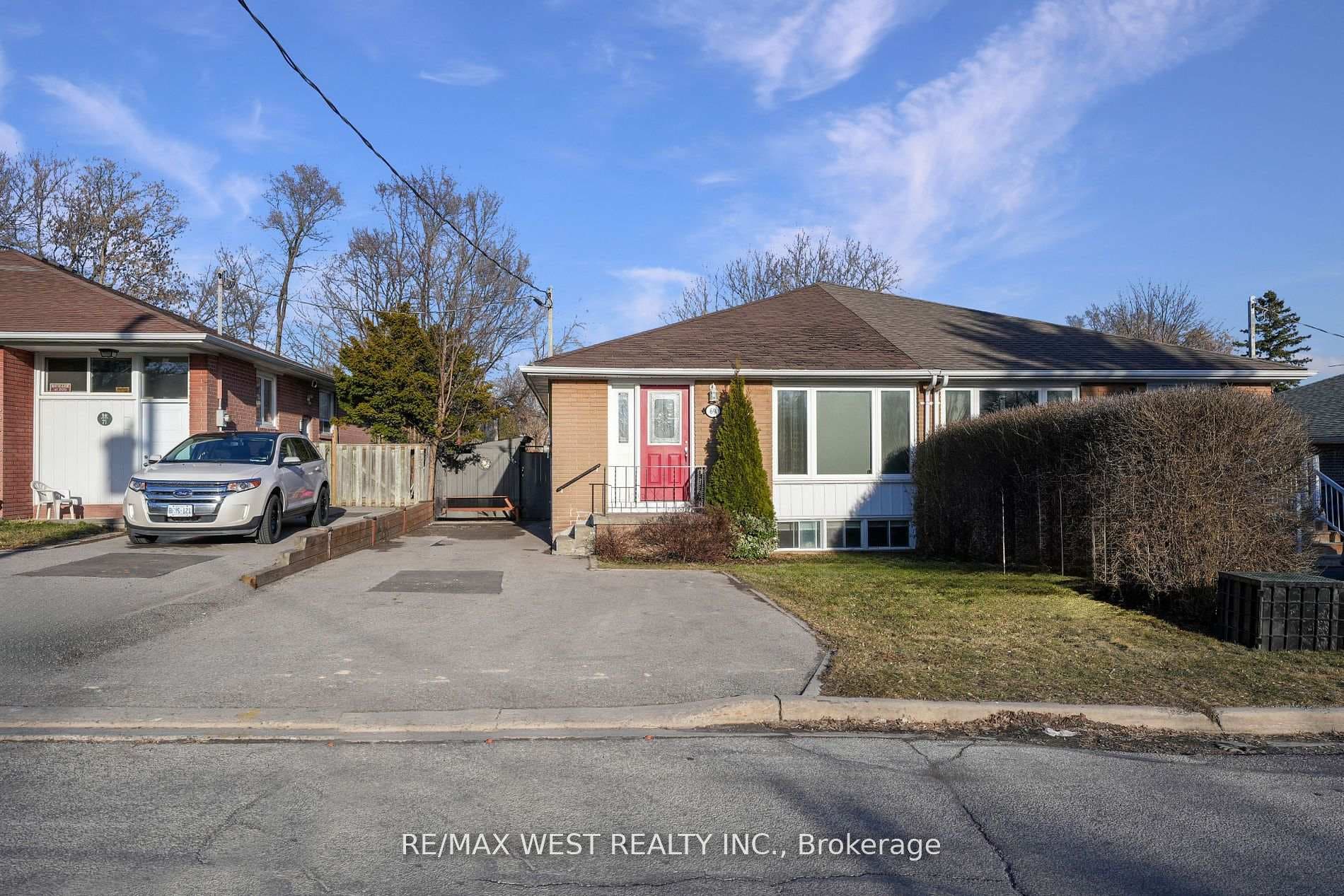 69 Harrison Drive photo 1