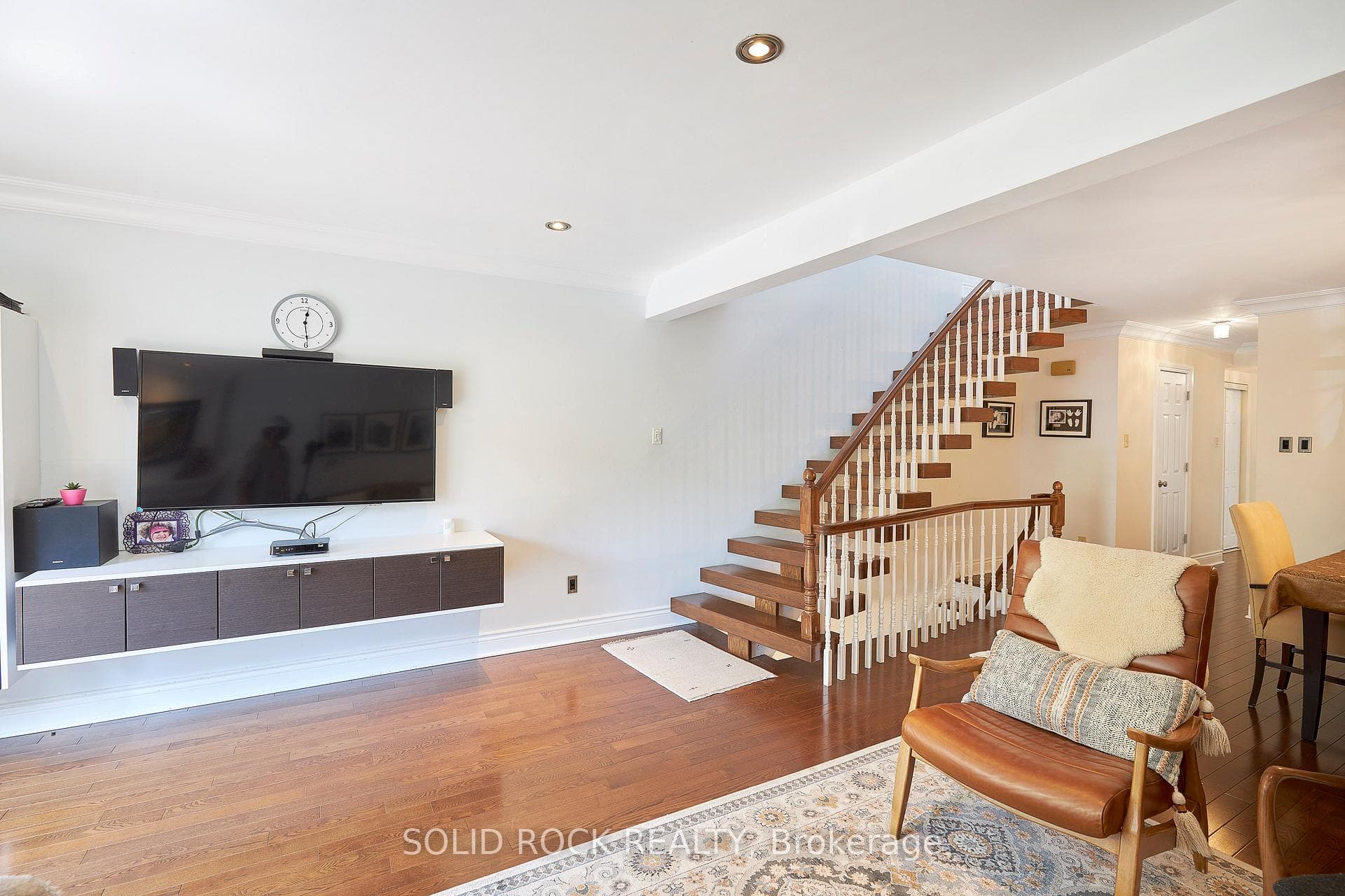 2306 WALSH Avenue photo 17