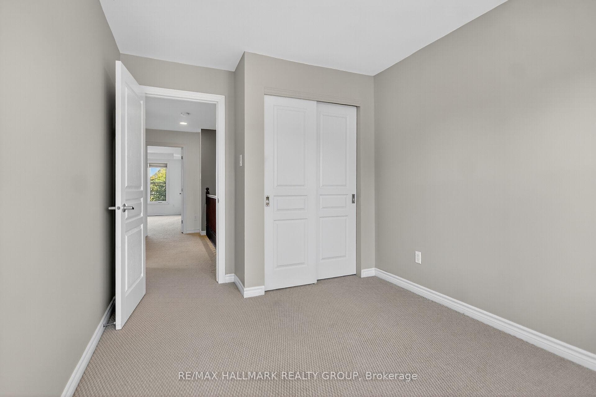 55 Claridge Drive photo 29