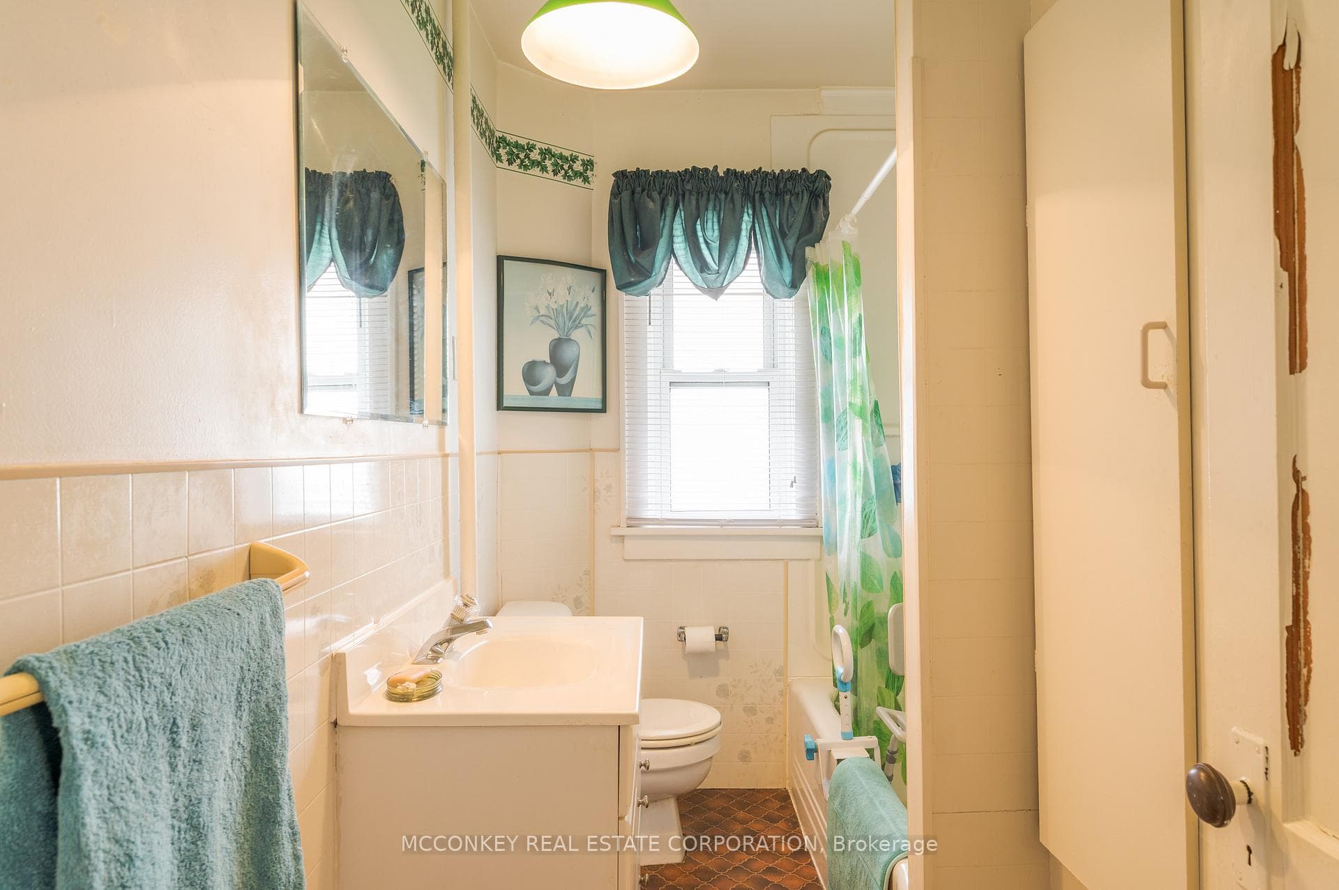 4pc Bathroom Main Floor
