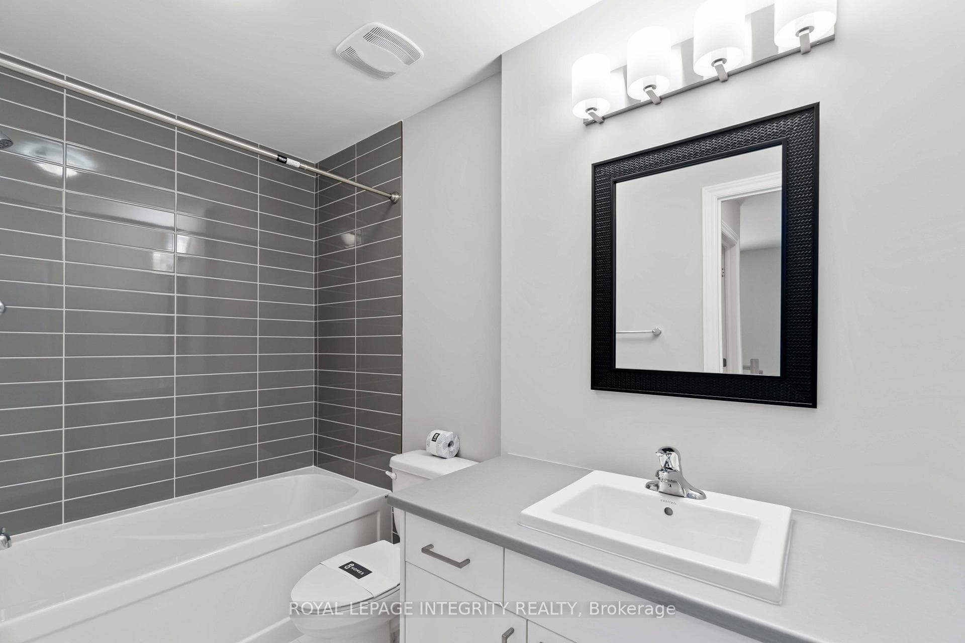 634 Fisher Street photo 31