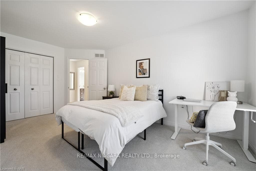 190 Woodside Drive photo 25