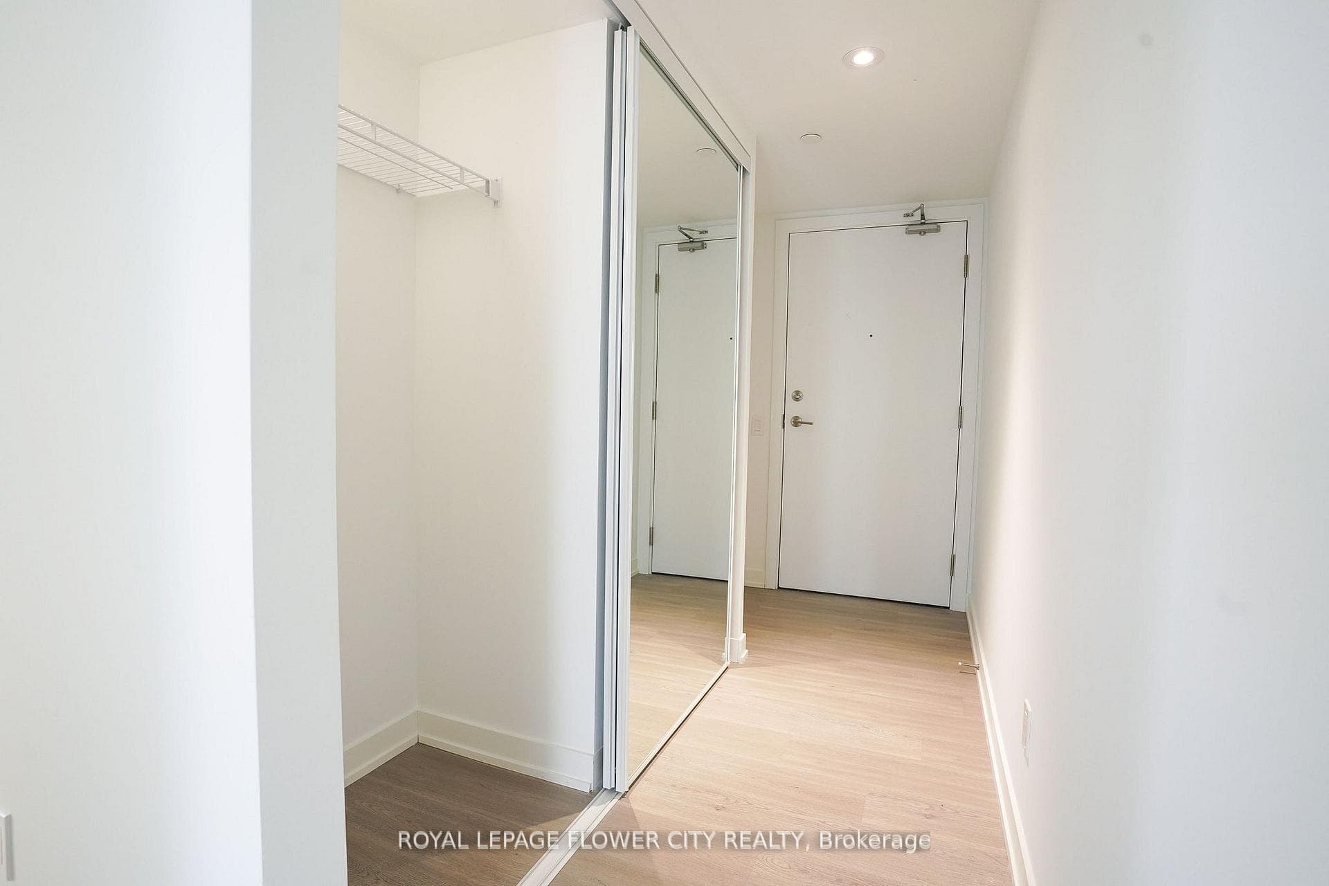 8 Wellesley Street Unit 3903 photo 9