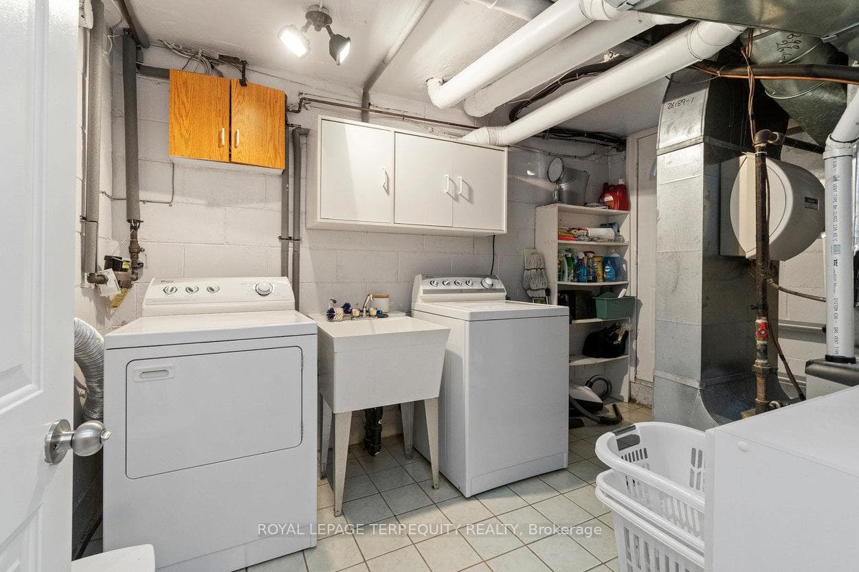 416 The Kingsway N/A photo 33