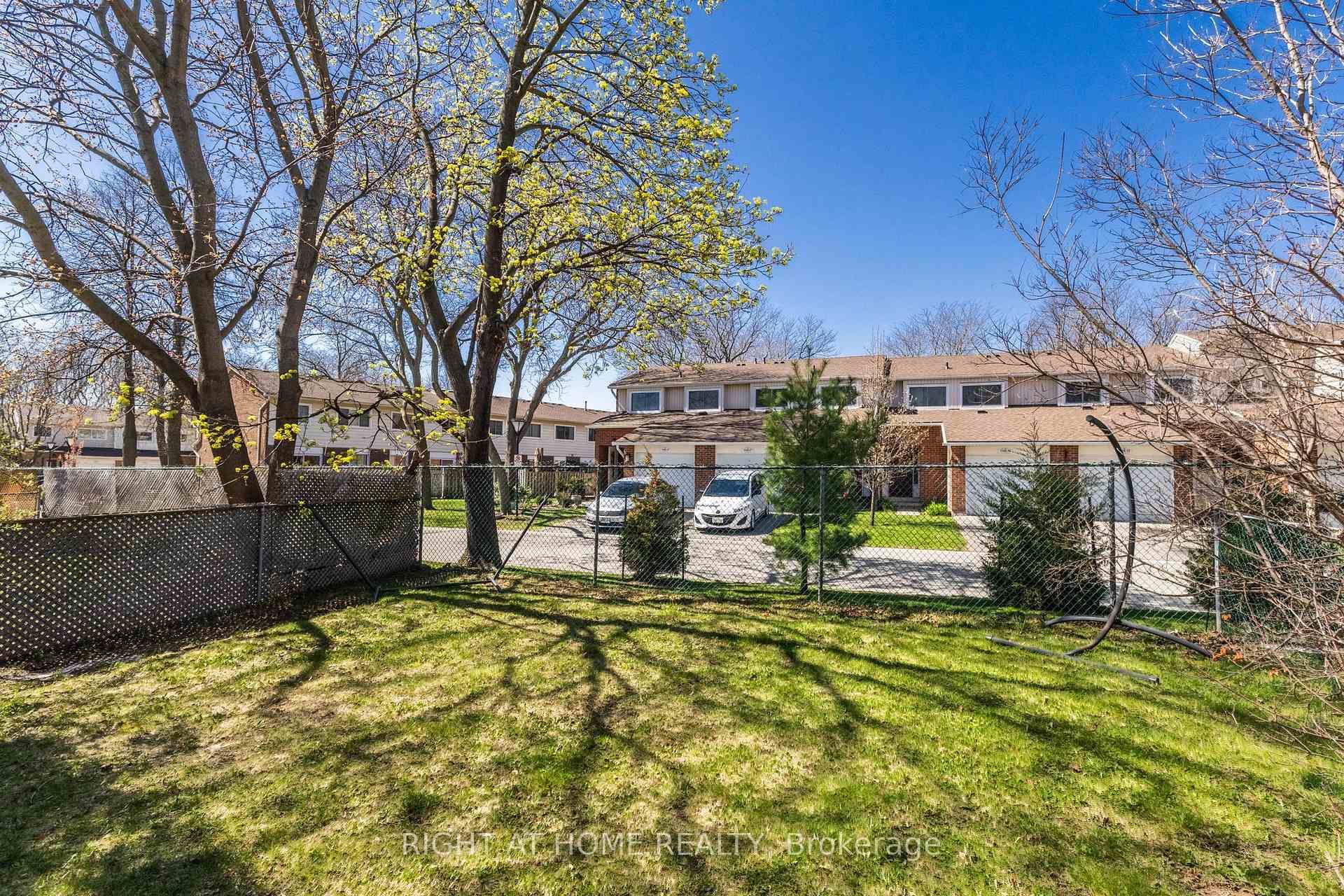 1462 Paddington Court photo 47