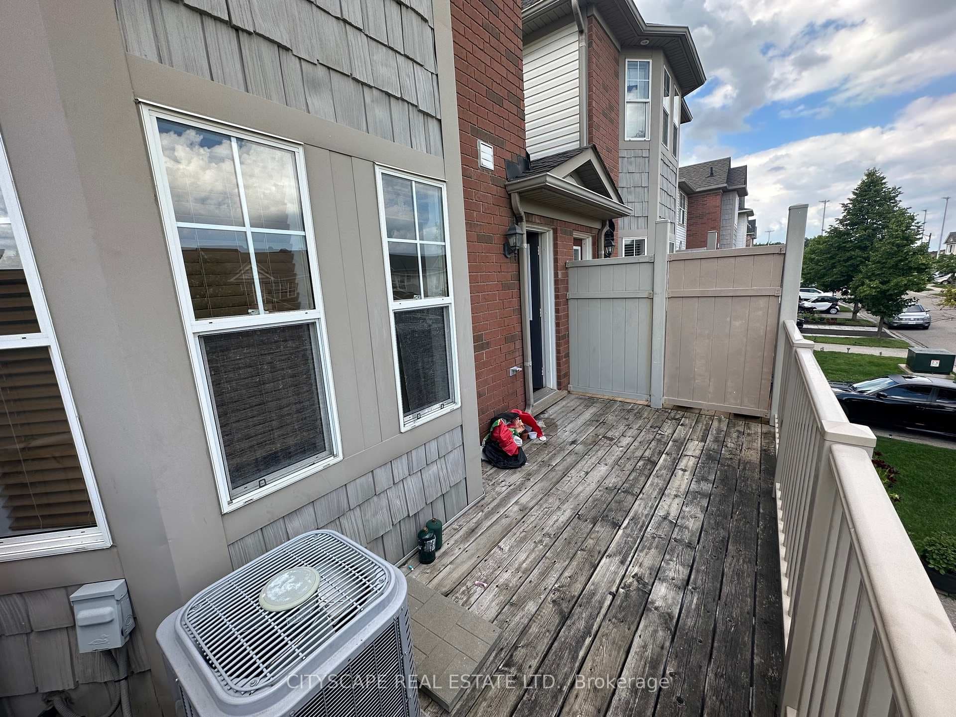 1155 Mcdowell Crescent photo 14