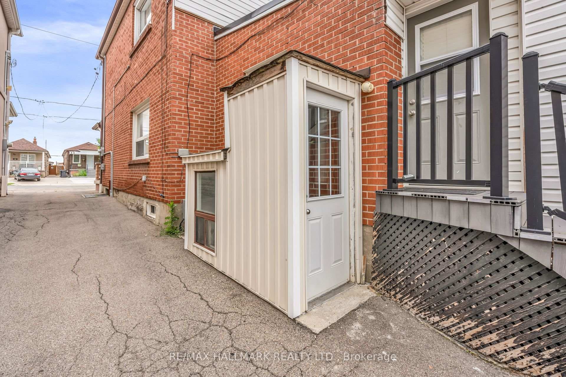 65 Kirknewton Road photo 3
