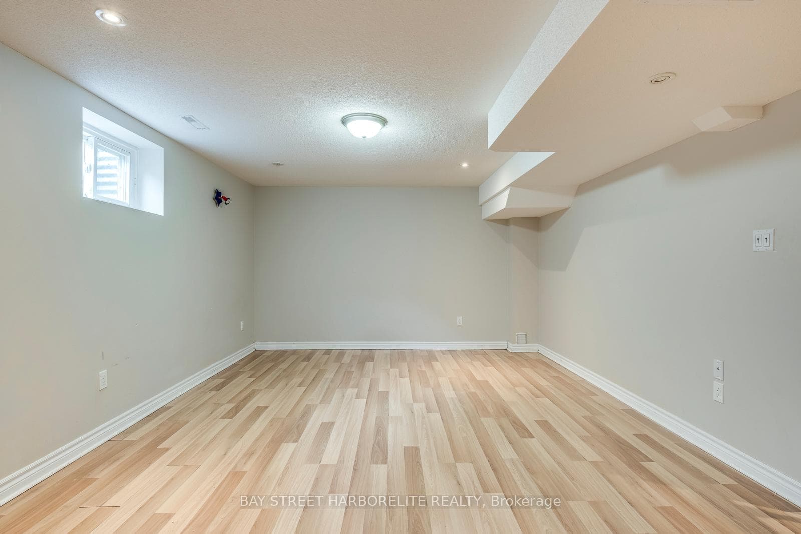 1423 Peerless Court photo 34
