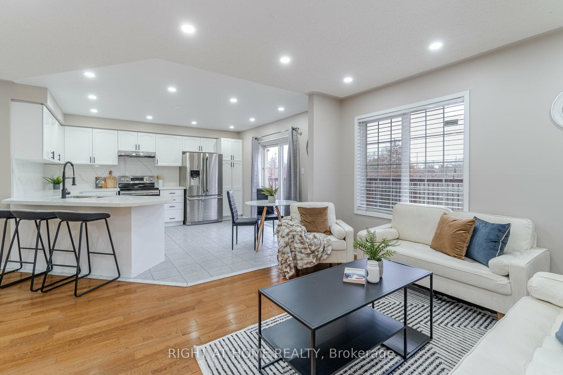 50 Sunnybrook Crescent photo 8