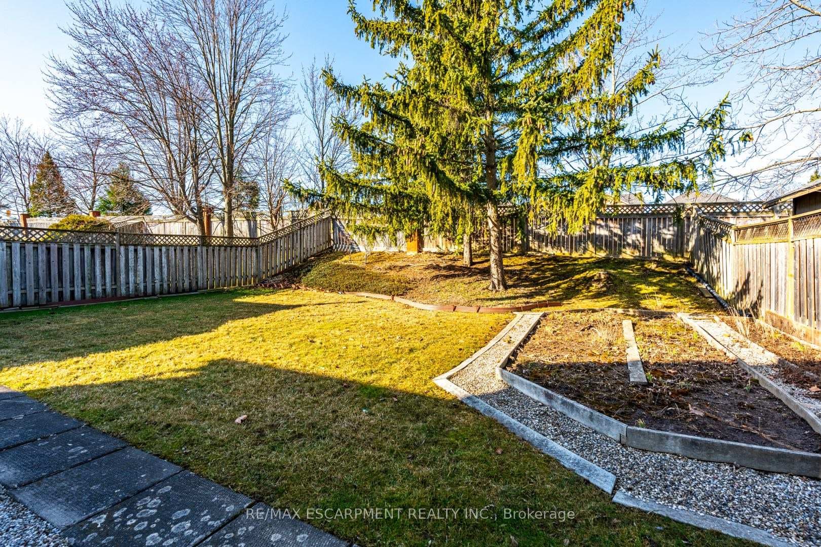 7 Creekwood Place photo 37