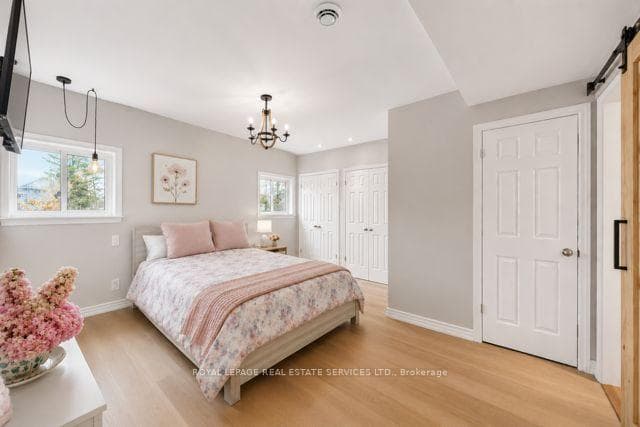 93 Ronald Avenue photo 11