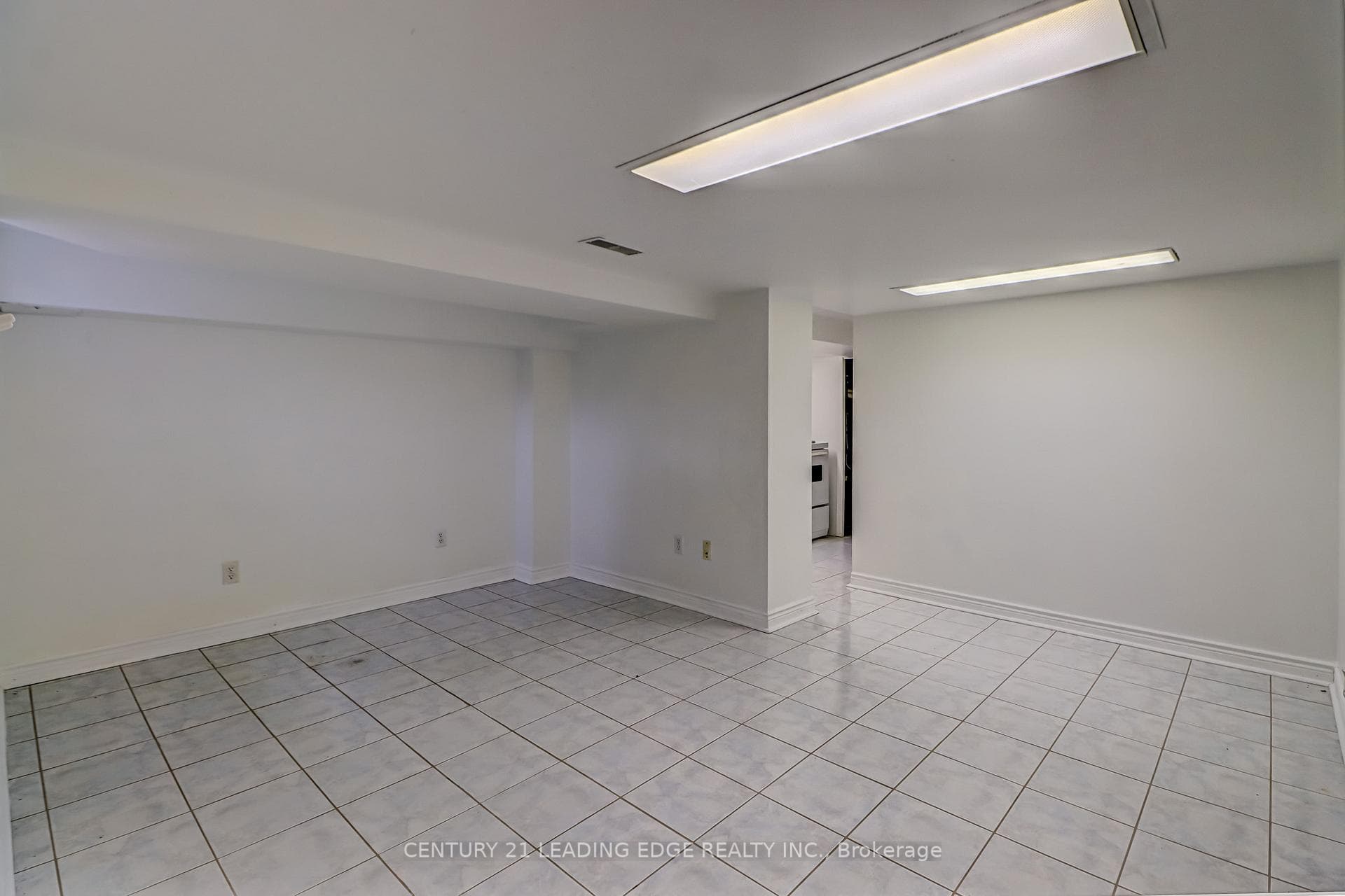 267 Glebeholme Boulevard photo 29