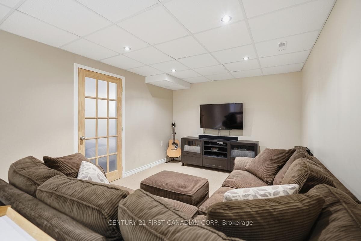 792 Guildwood Boulevard photo 33