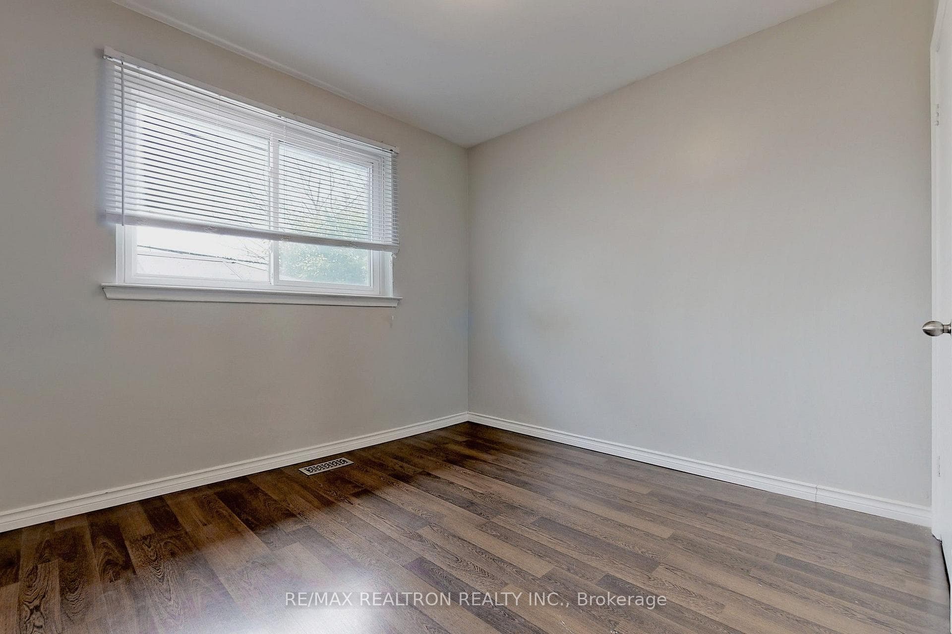 669 Shakespeare Avenue Unit Upper photo 17