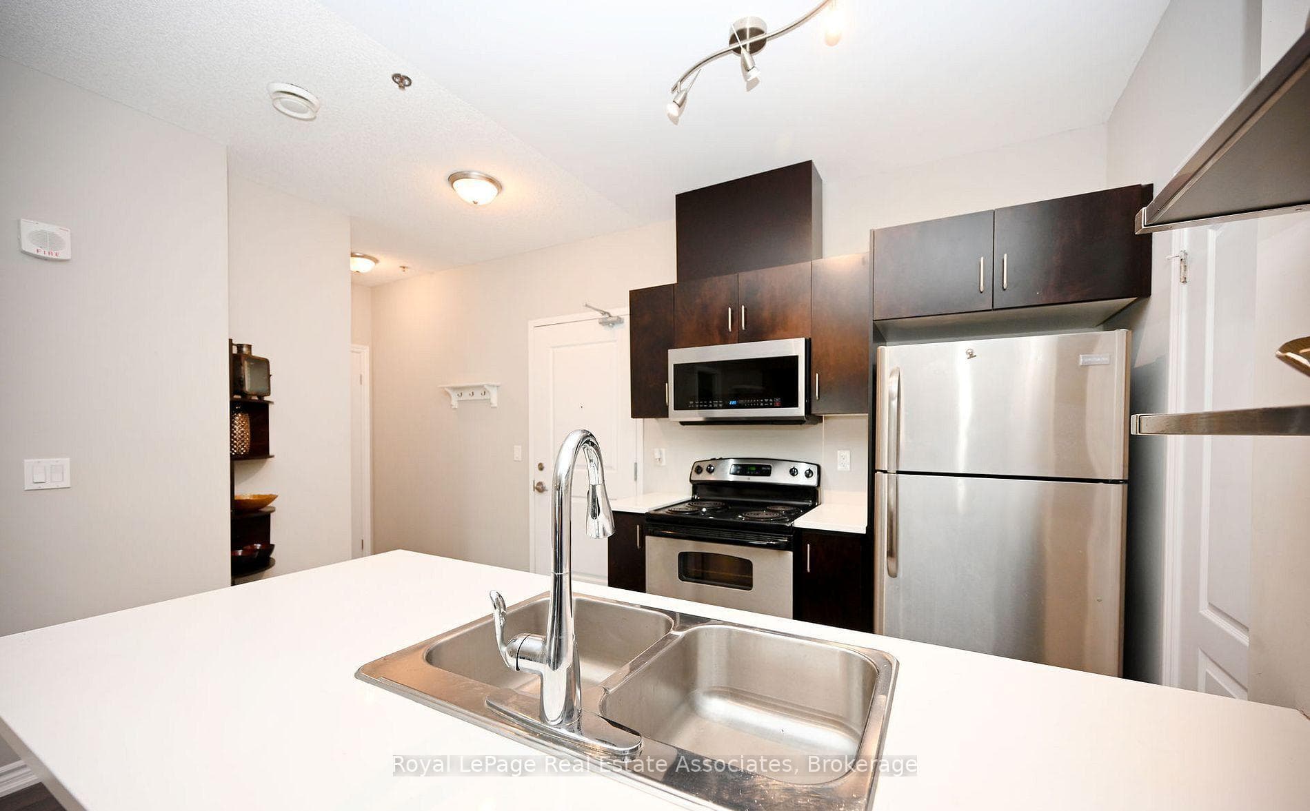 1370 Costigan Road Unit 209 photo 18