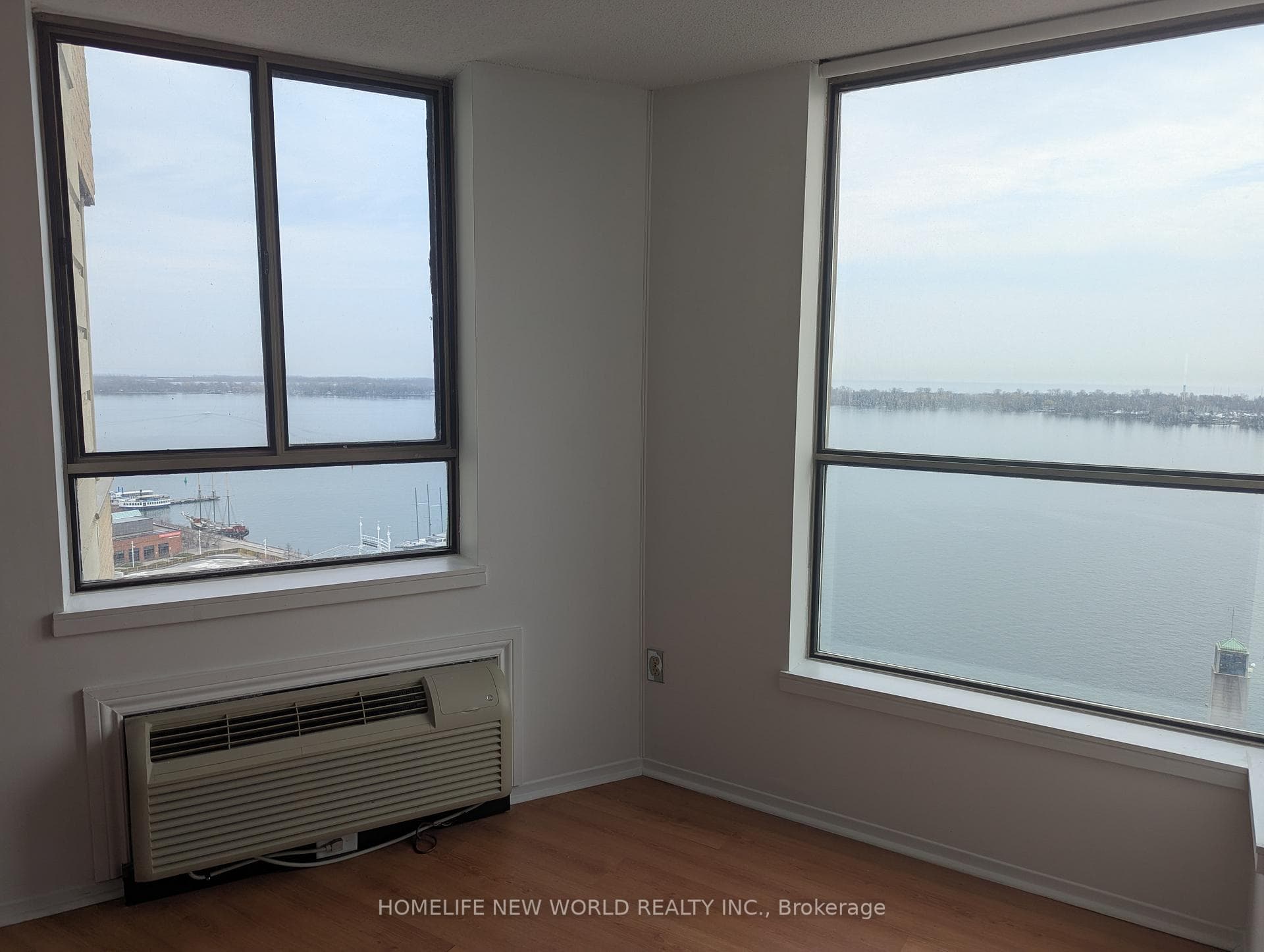 270 Queens Quay Unit 2501 photo 11