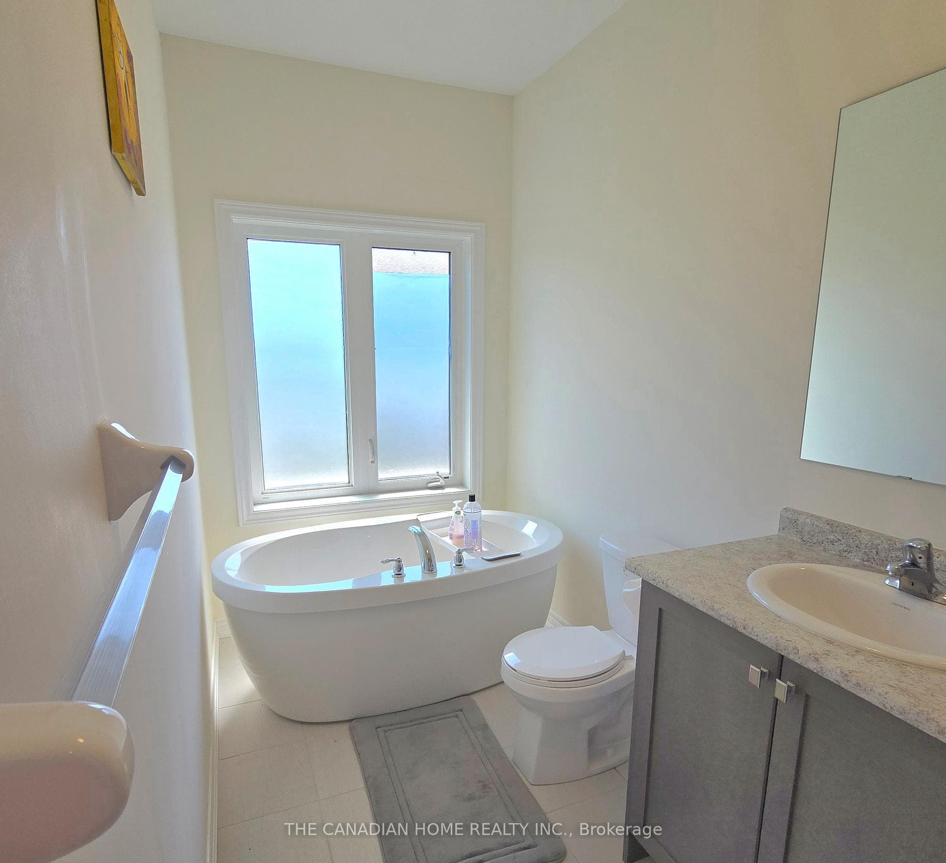 76 CONARTY Crescent photo 7