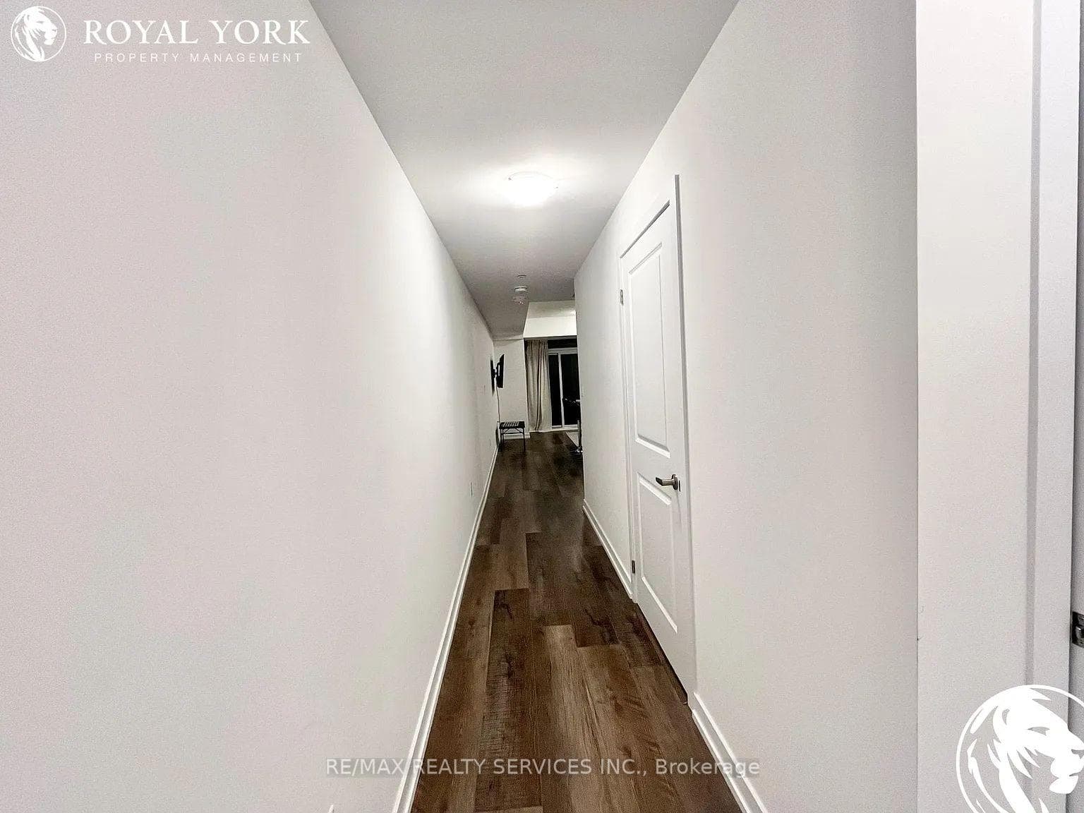 460 Dundas Street Unit 429 photo 2