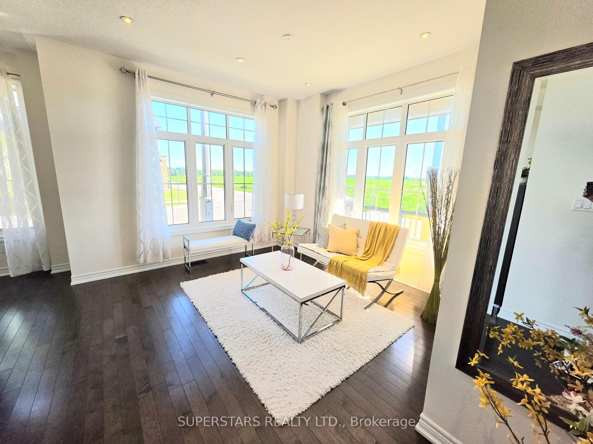 33 Tilbury Gate photo 13