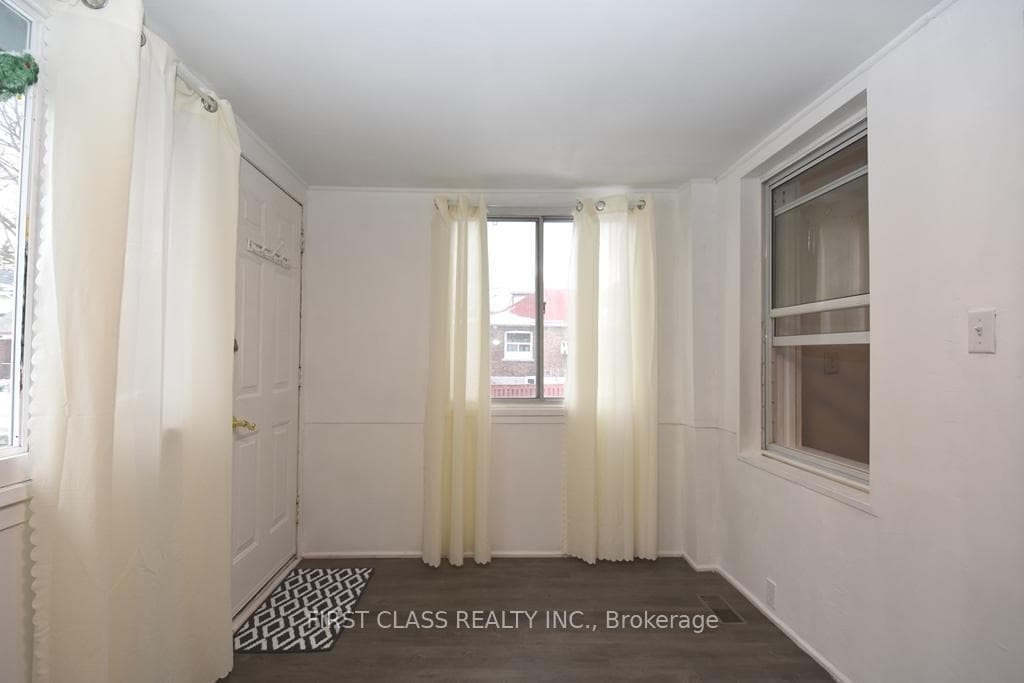 1050 Woodbine Avenue Unit 2 photo 7