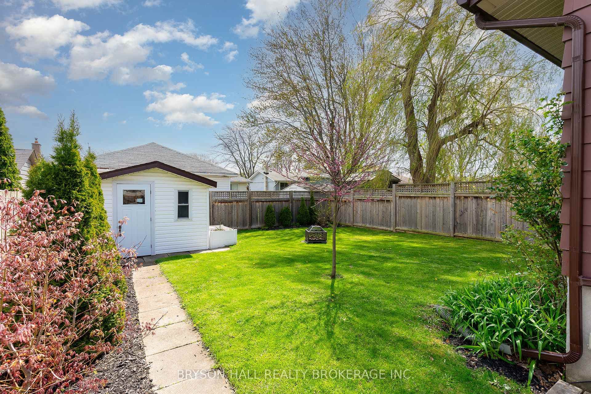 68 Dorchester Boulevard photo 26