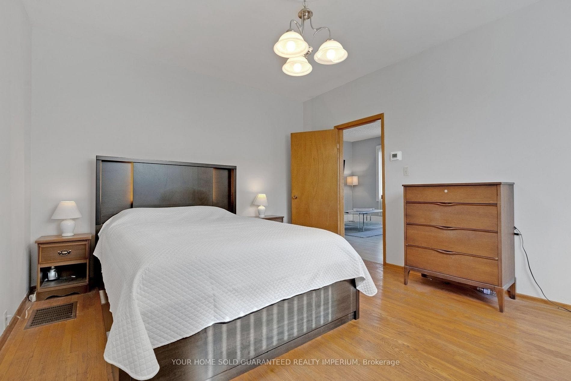 127 Nassau Street photo 6