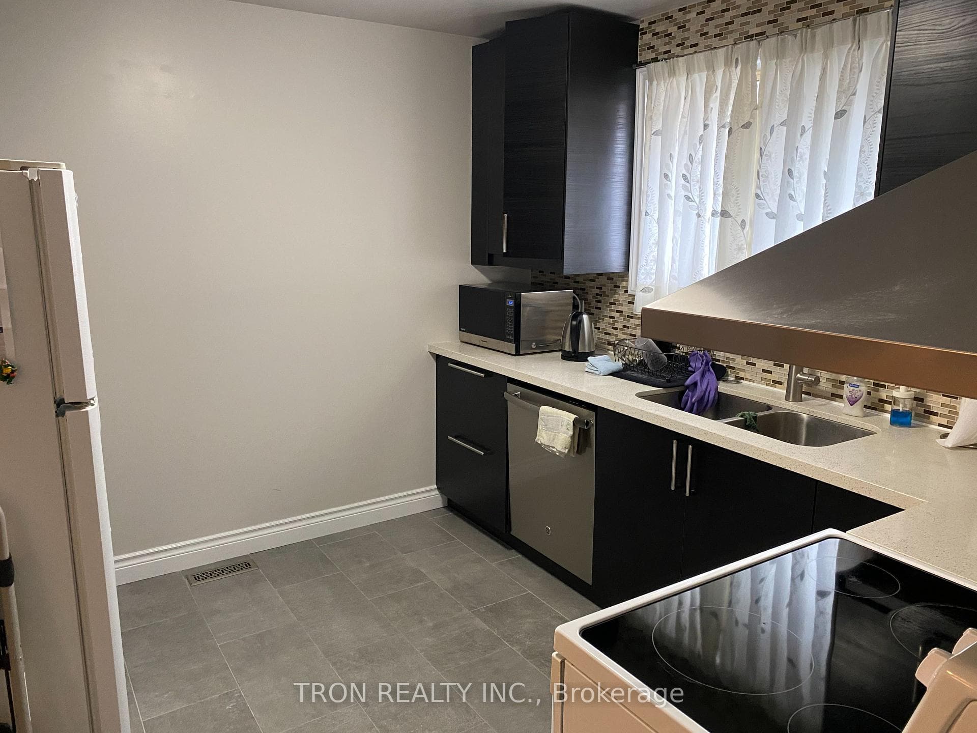 33 Yellow Birch Way photo 4