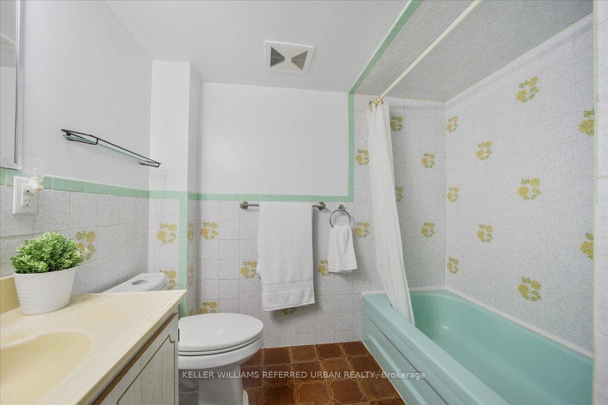 57 Hounslow Avenue photo 41