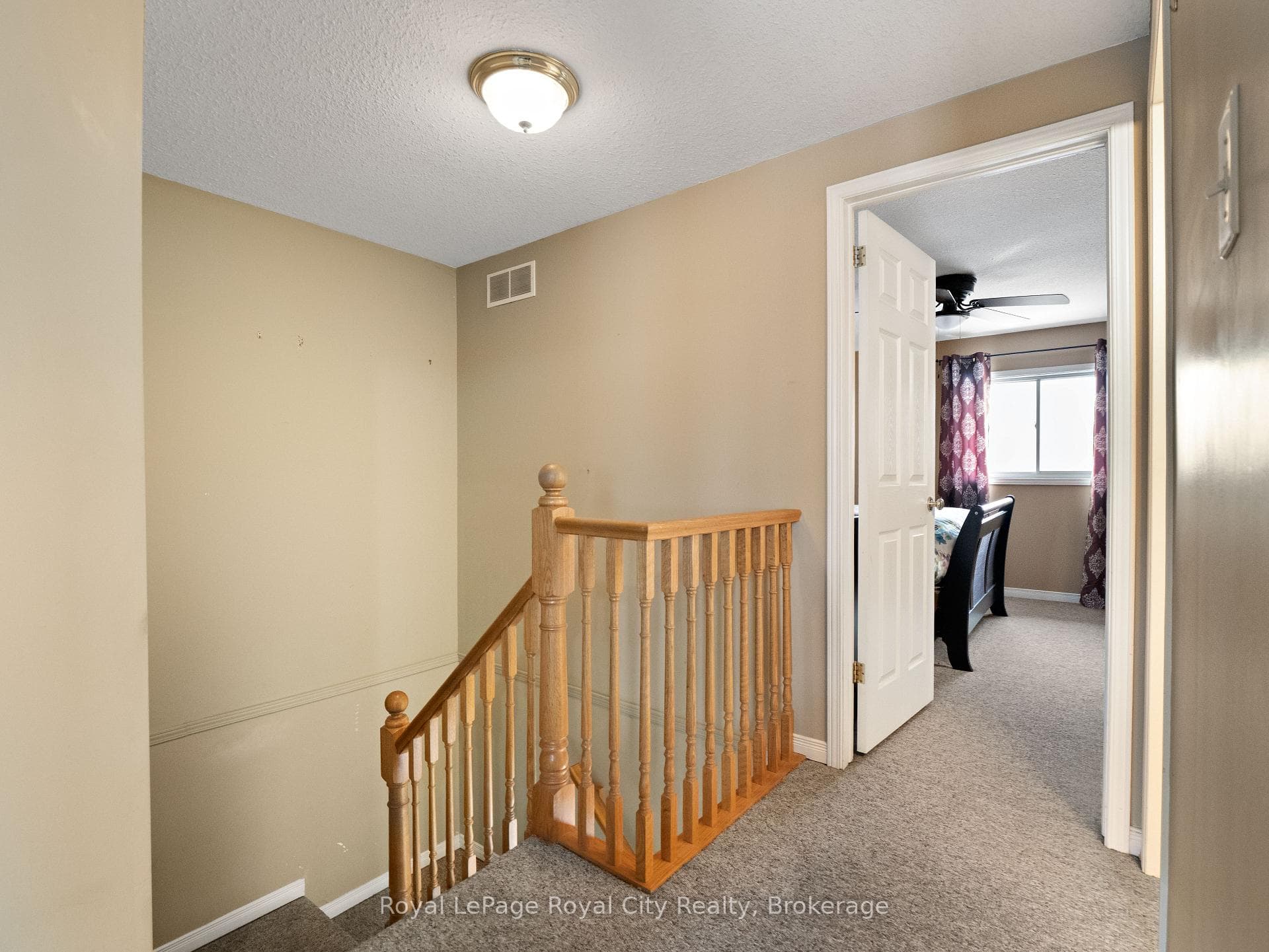 47 Schroder Crescent photo 14