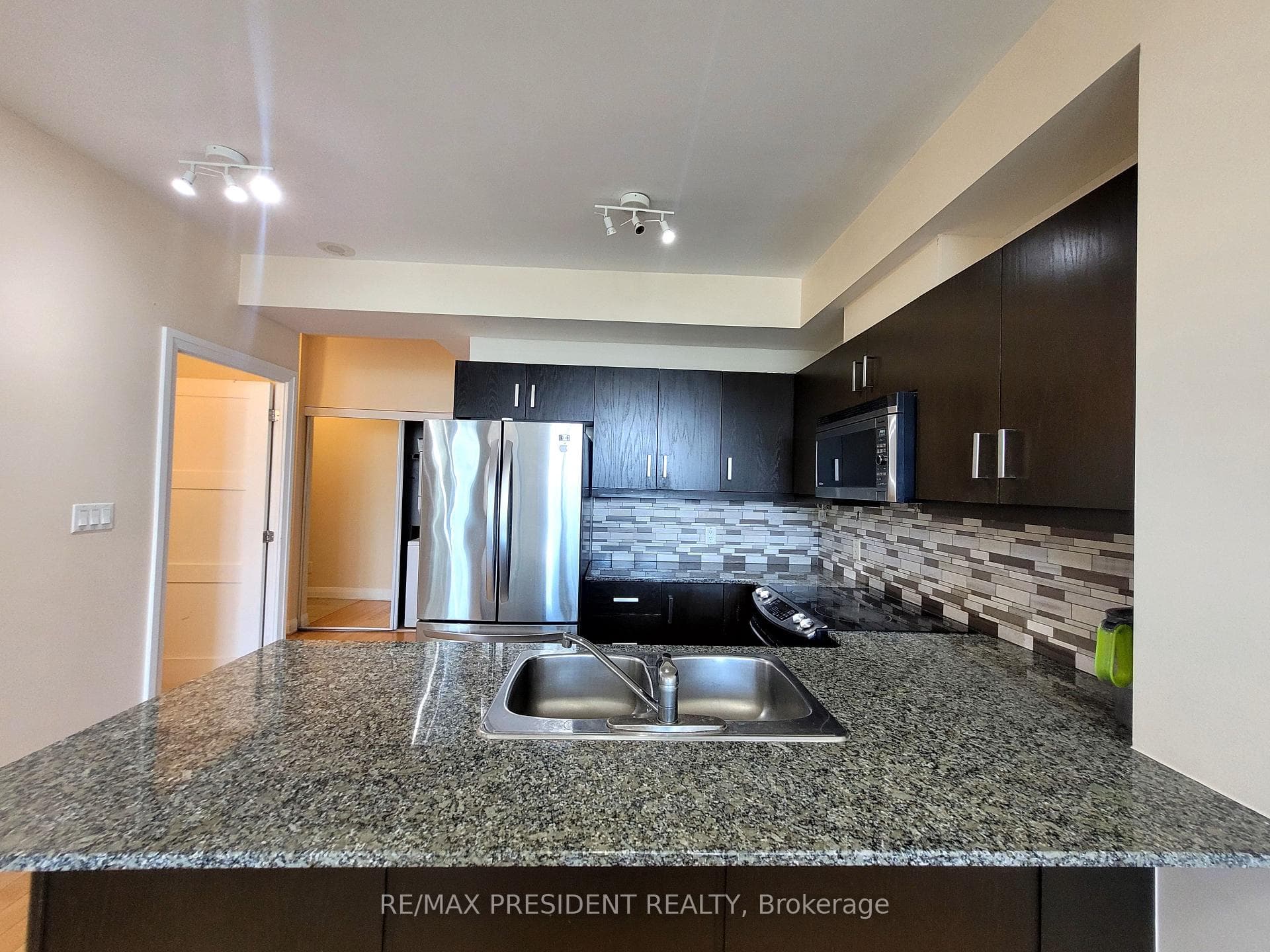 3504 Hurontario Street Unit 801 photo 5